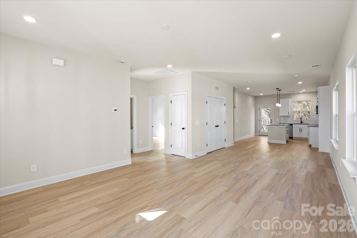 1562 7th Avenue Drive SW — Hickory