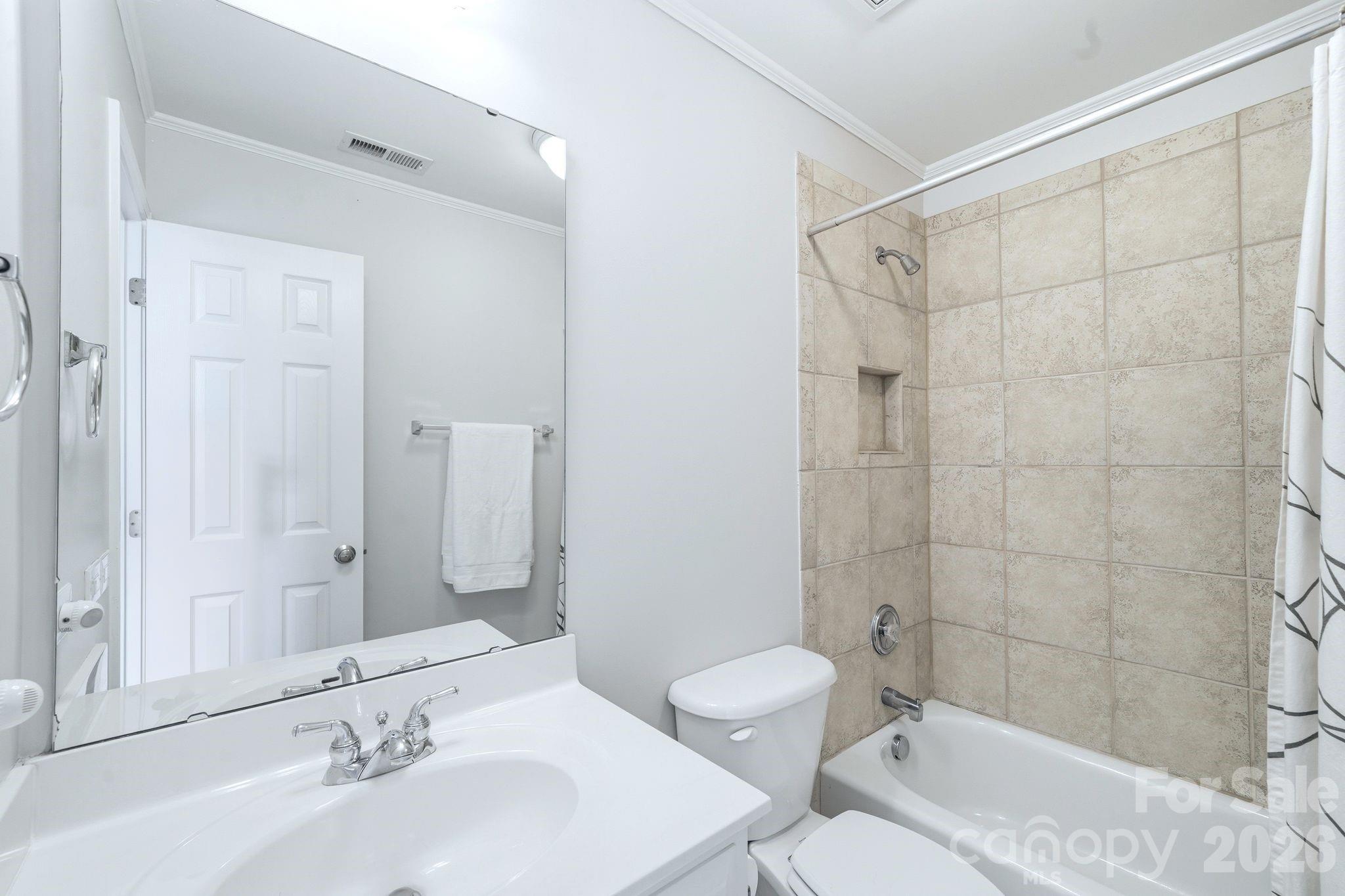 16408 Sutters Run Lane — Huntersville