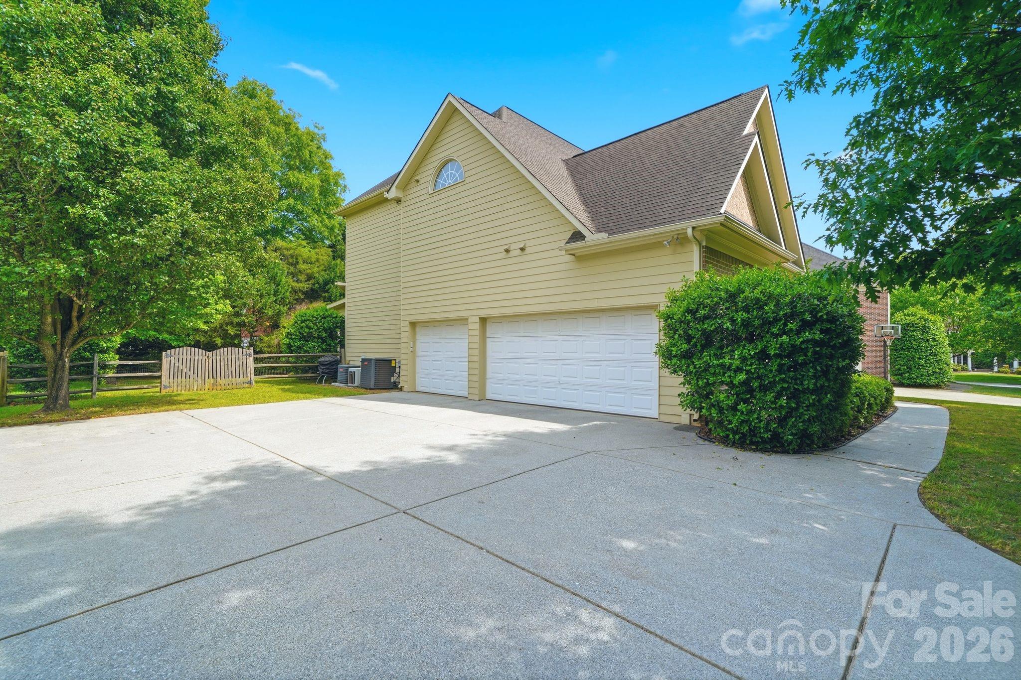 16408 Sutters Run Lane — Huntersville