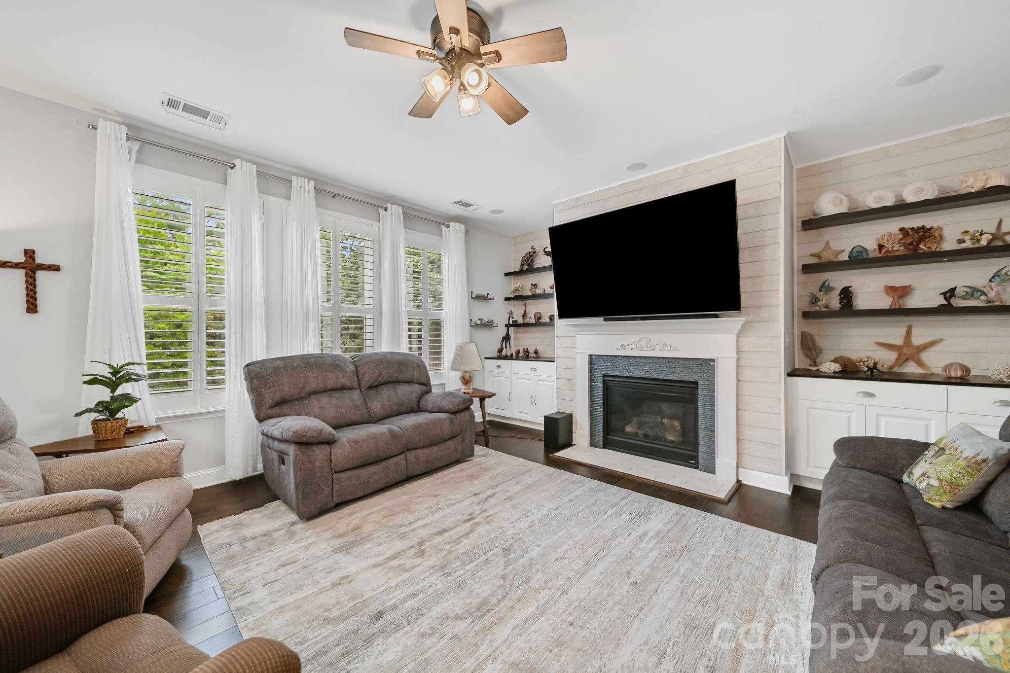 9524 Hightower Oak Street — Huntersville