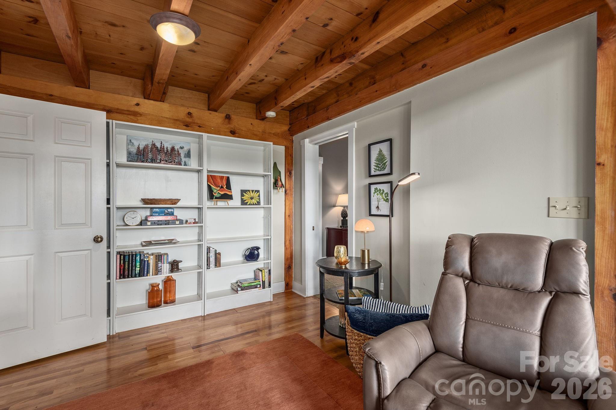 107 Buffalo Trail — Asheville