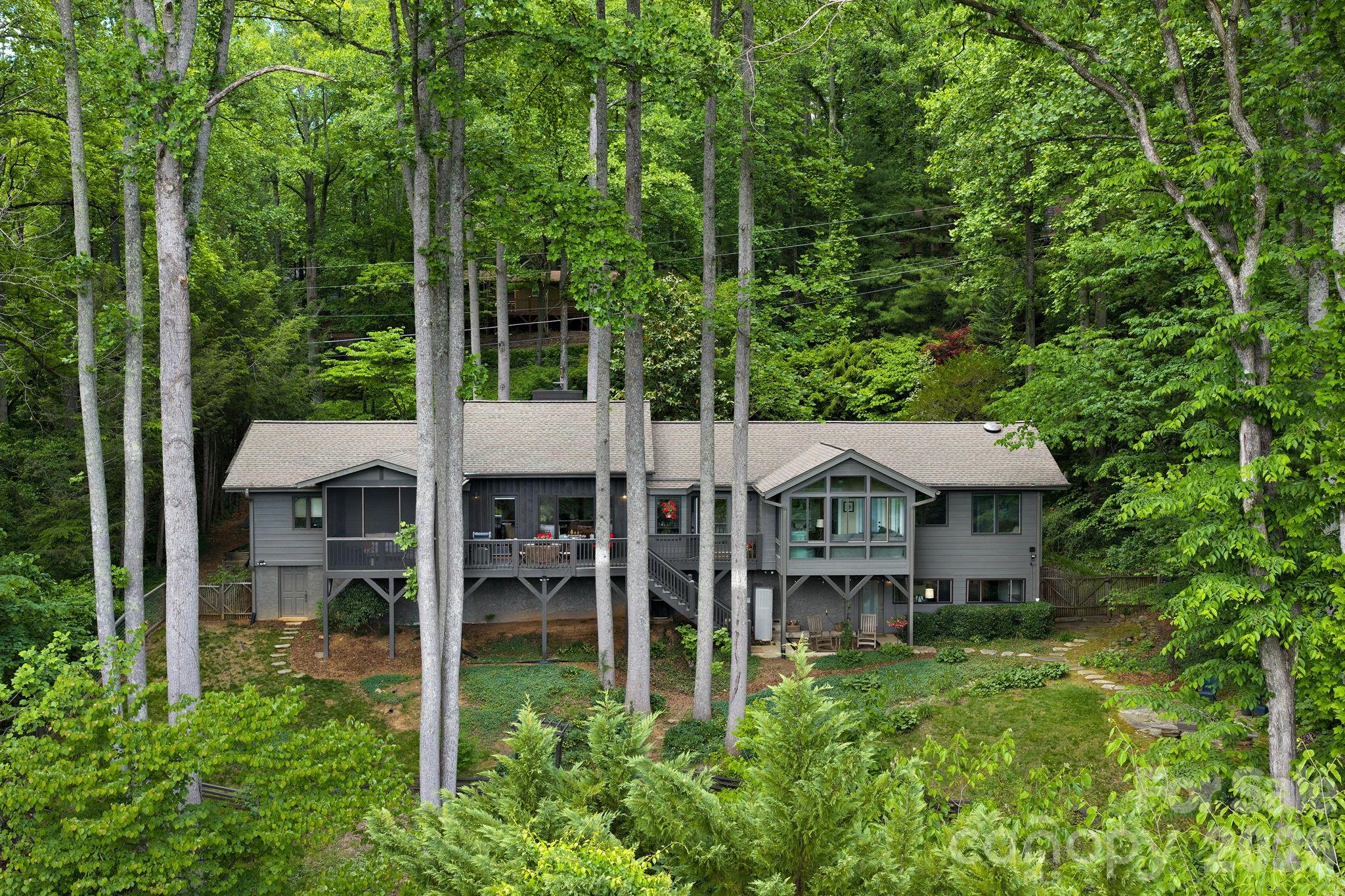 107 Buffalo Trail — Asheville