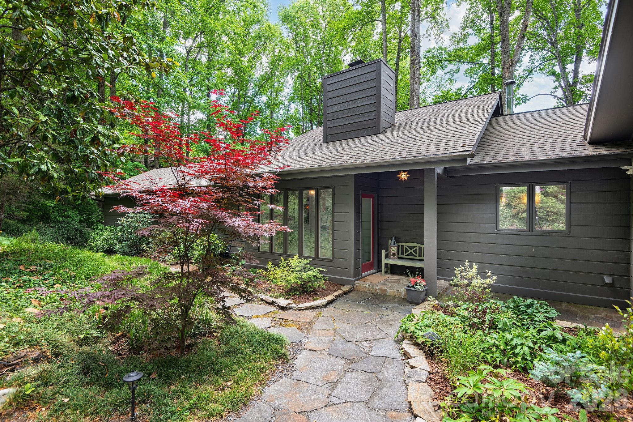 107 Buffalo Trail — Asheville