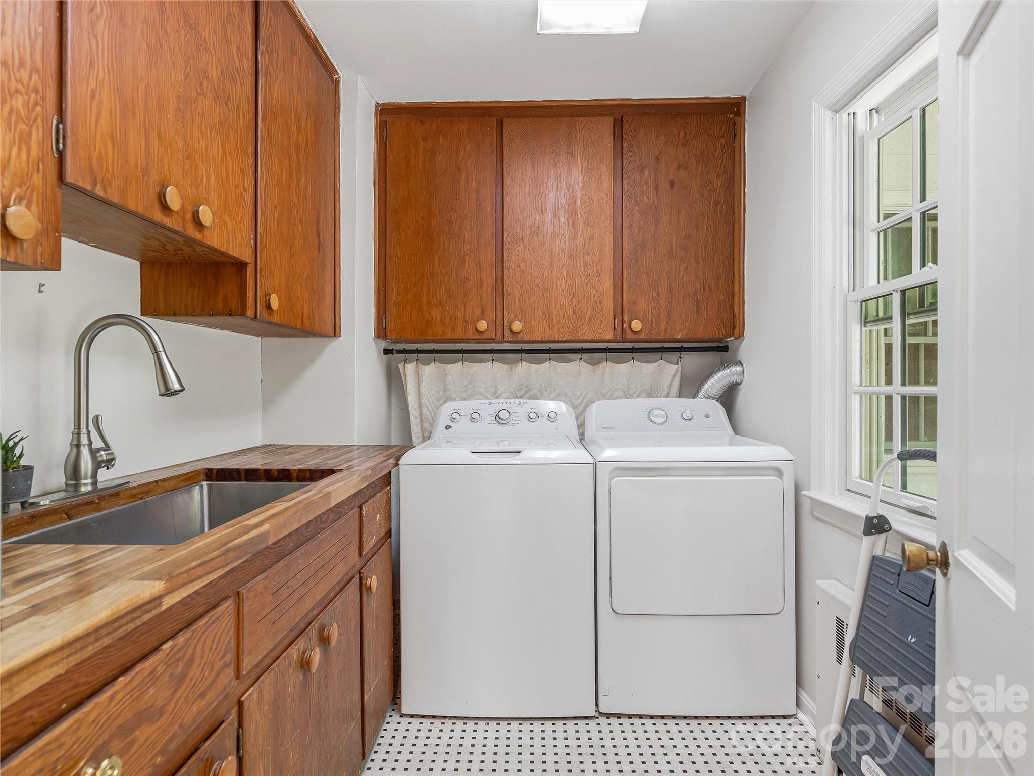 721 Golf Course Road — Waynesville