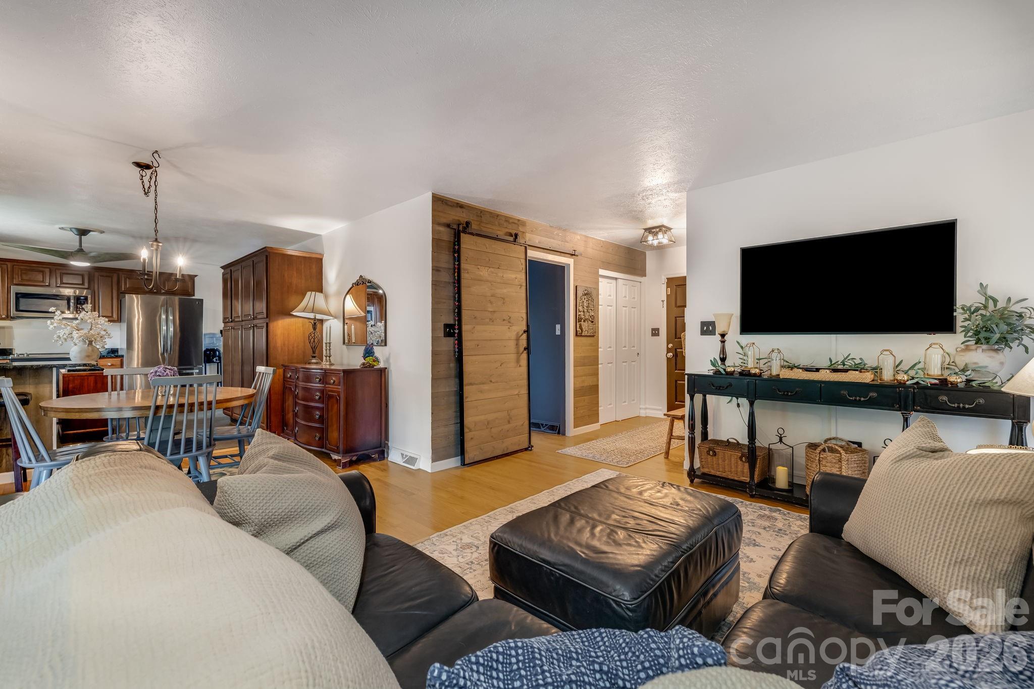37 Duck Drive — Mars Hill
