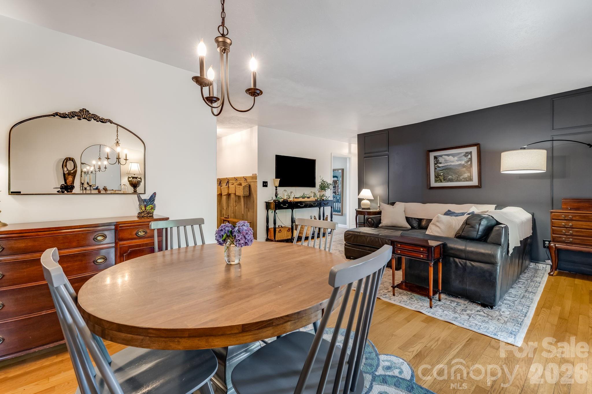 37 Duck Drive — Mars Hill