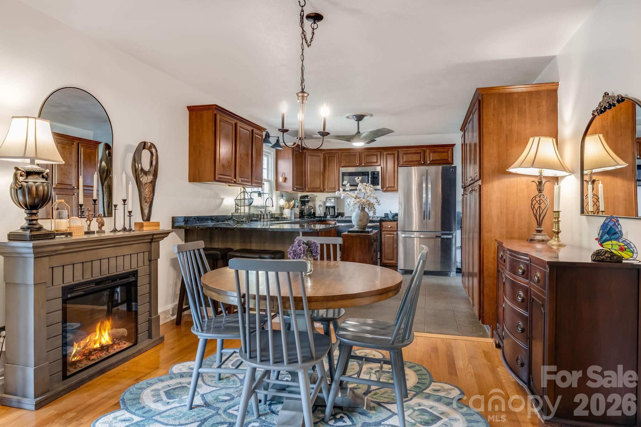 37 Duck Drive — Mars Hill