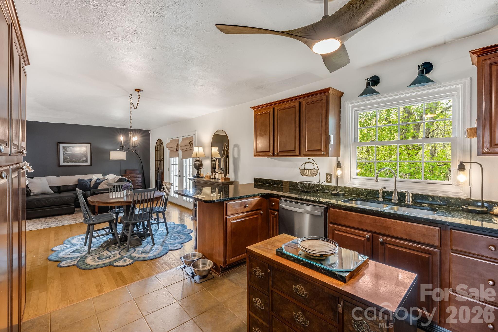 37 Duck Drive — Mars Hill