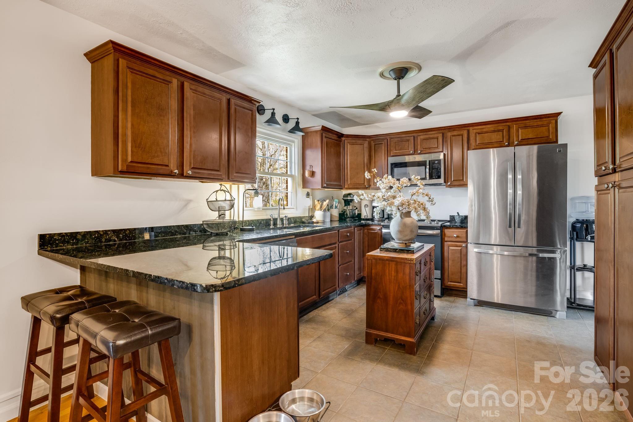37 Duck Drive — Mars Hill