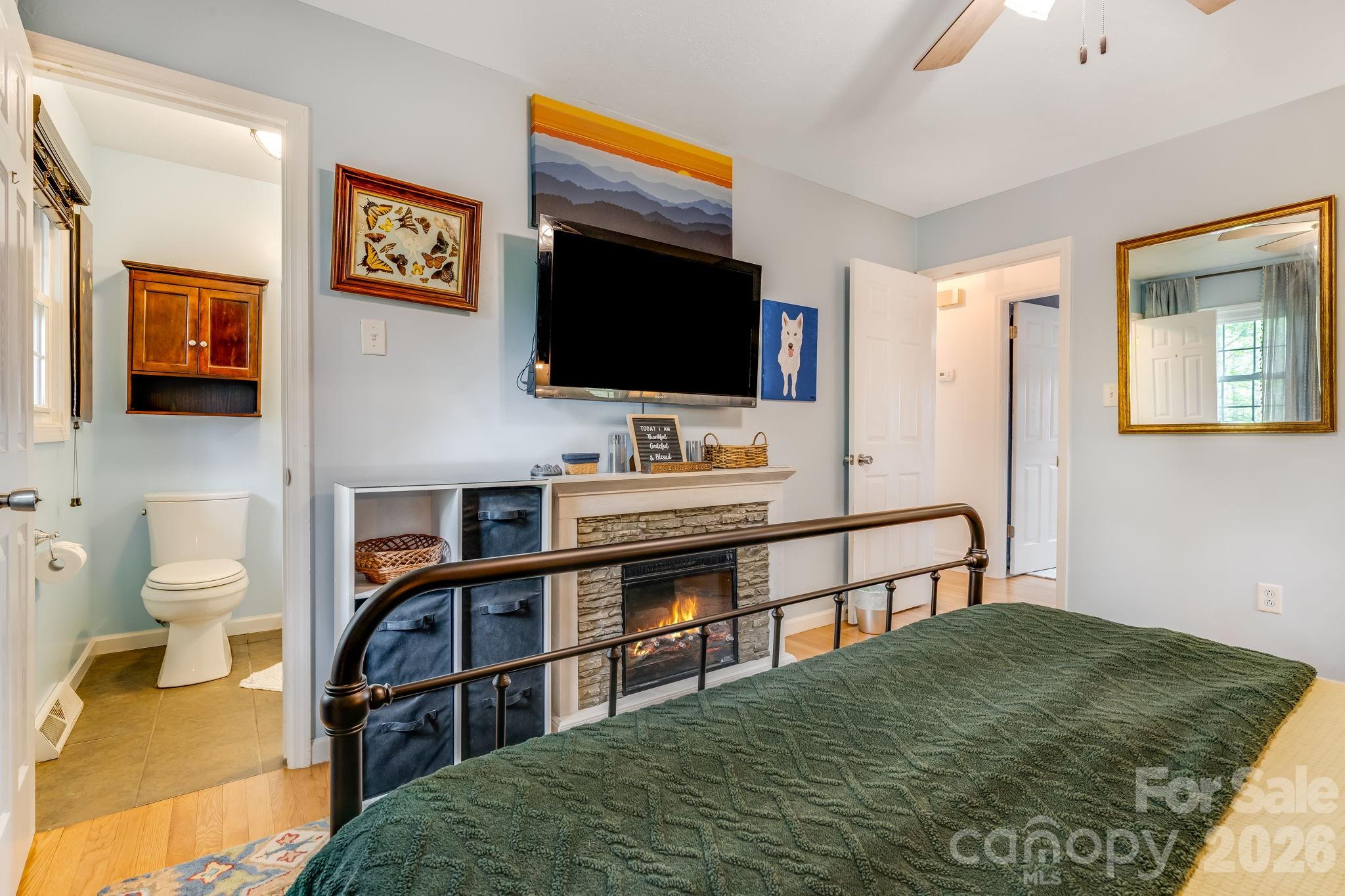 37 Duck Drive — Mars Hill