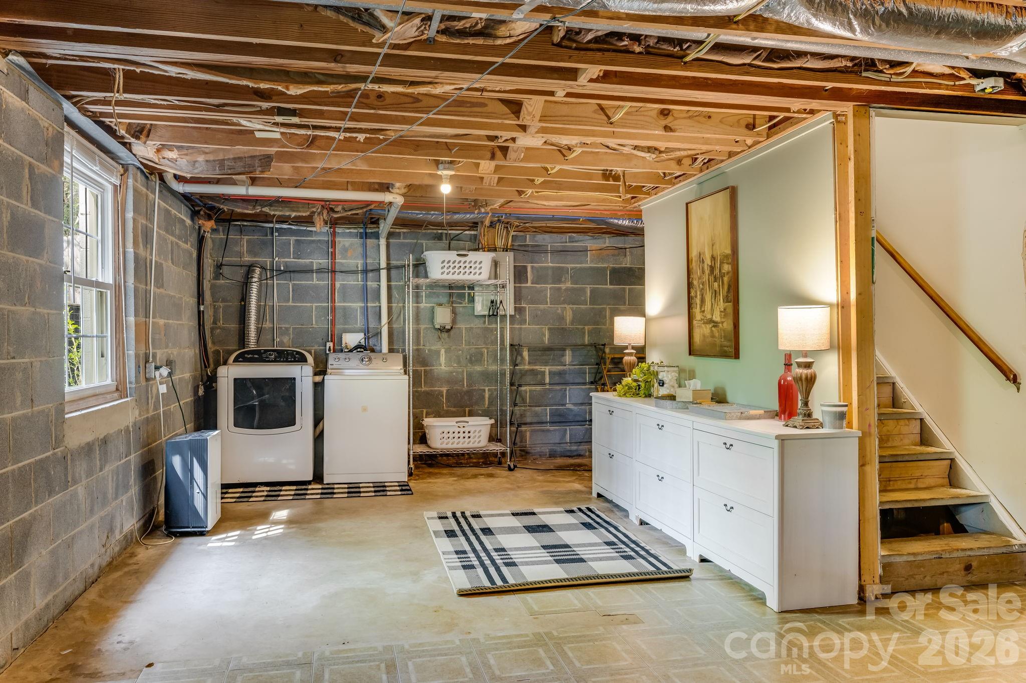 37 Duck Drive — Mars Hill