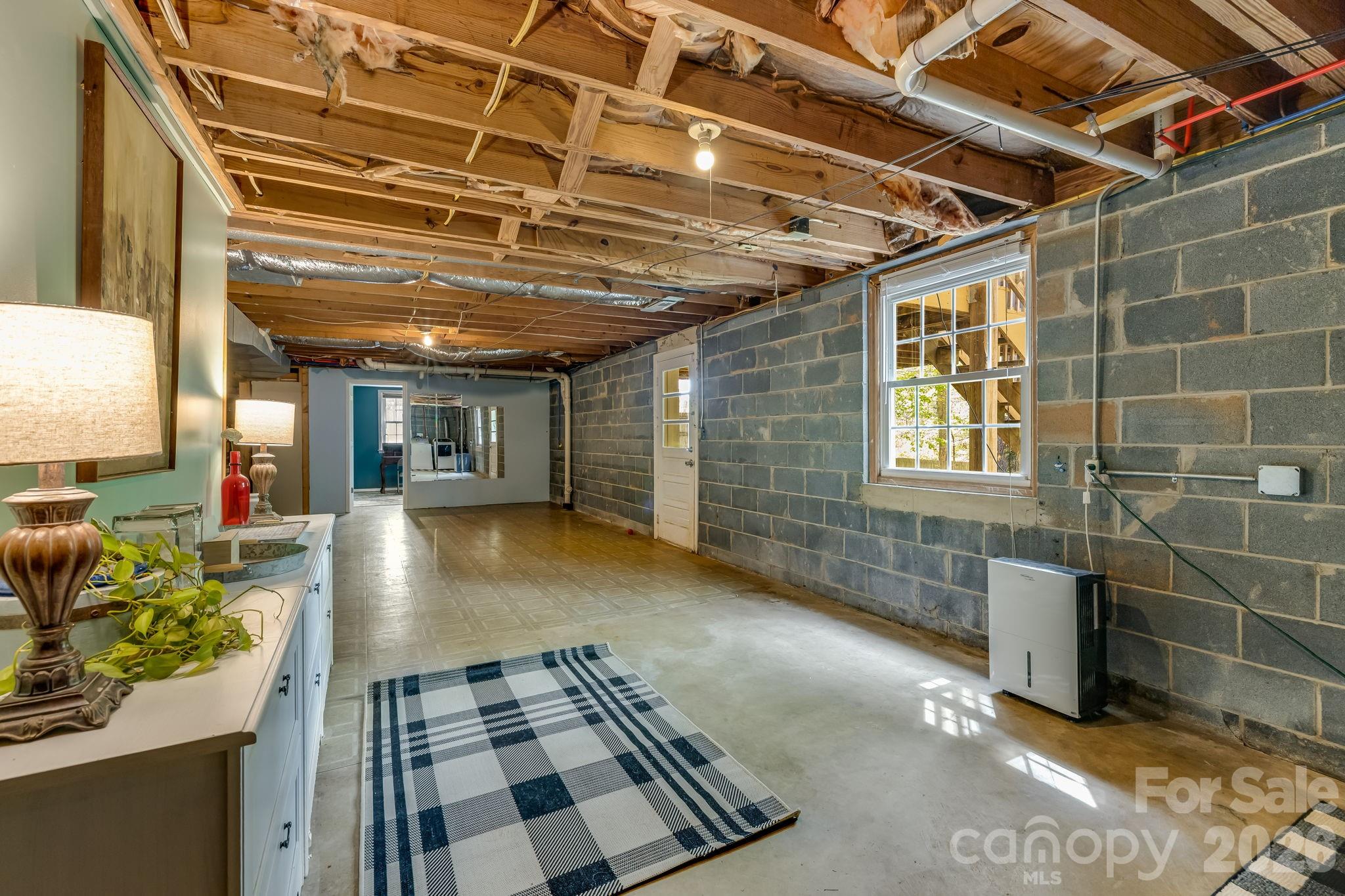 37 Duck Drive — Mars Hill