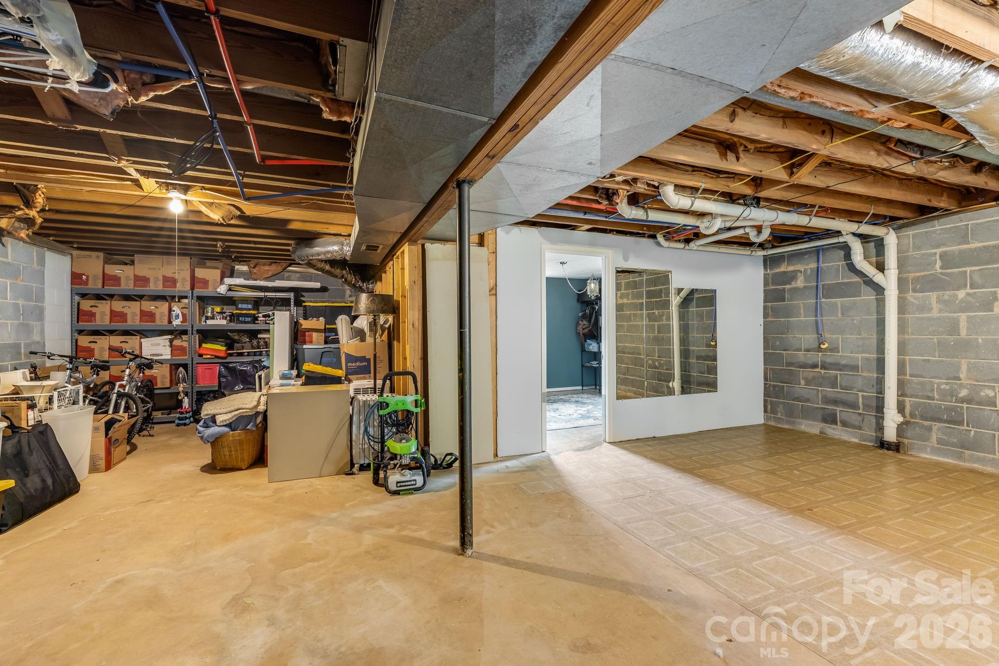 37 Duck Drive — Mars Hill