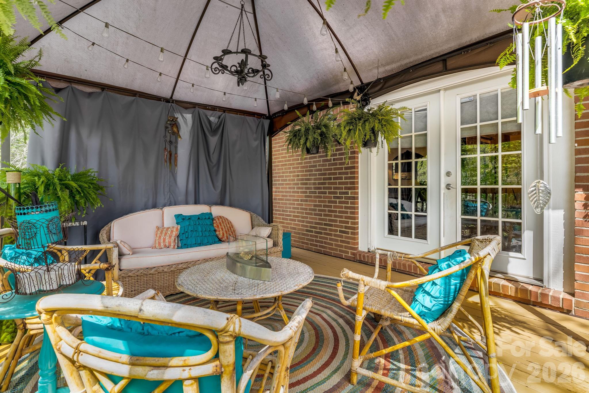 37 Duck Drive — Mars Hill