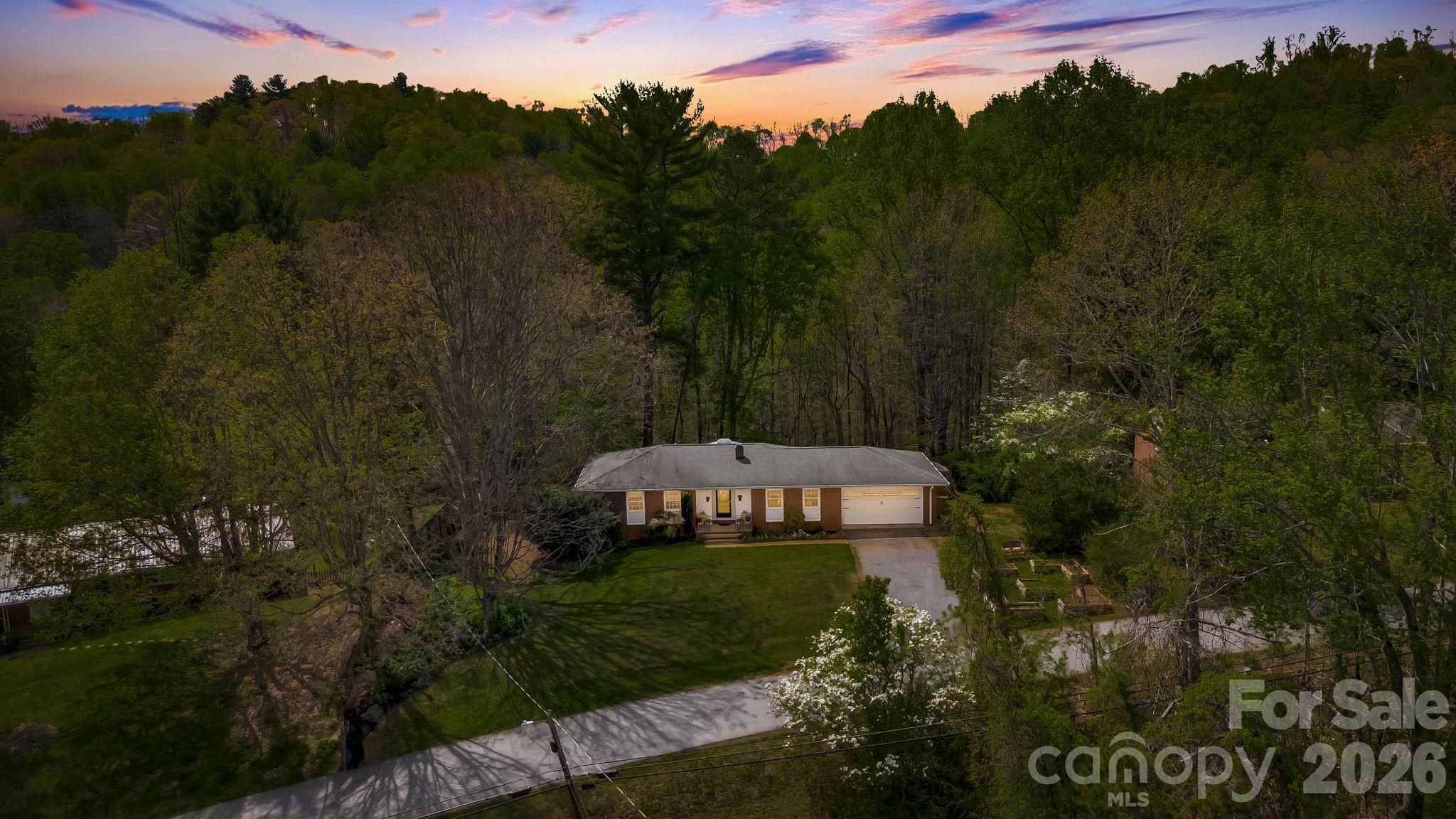 37 Duck Drive — Mars Hill