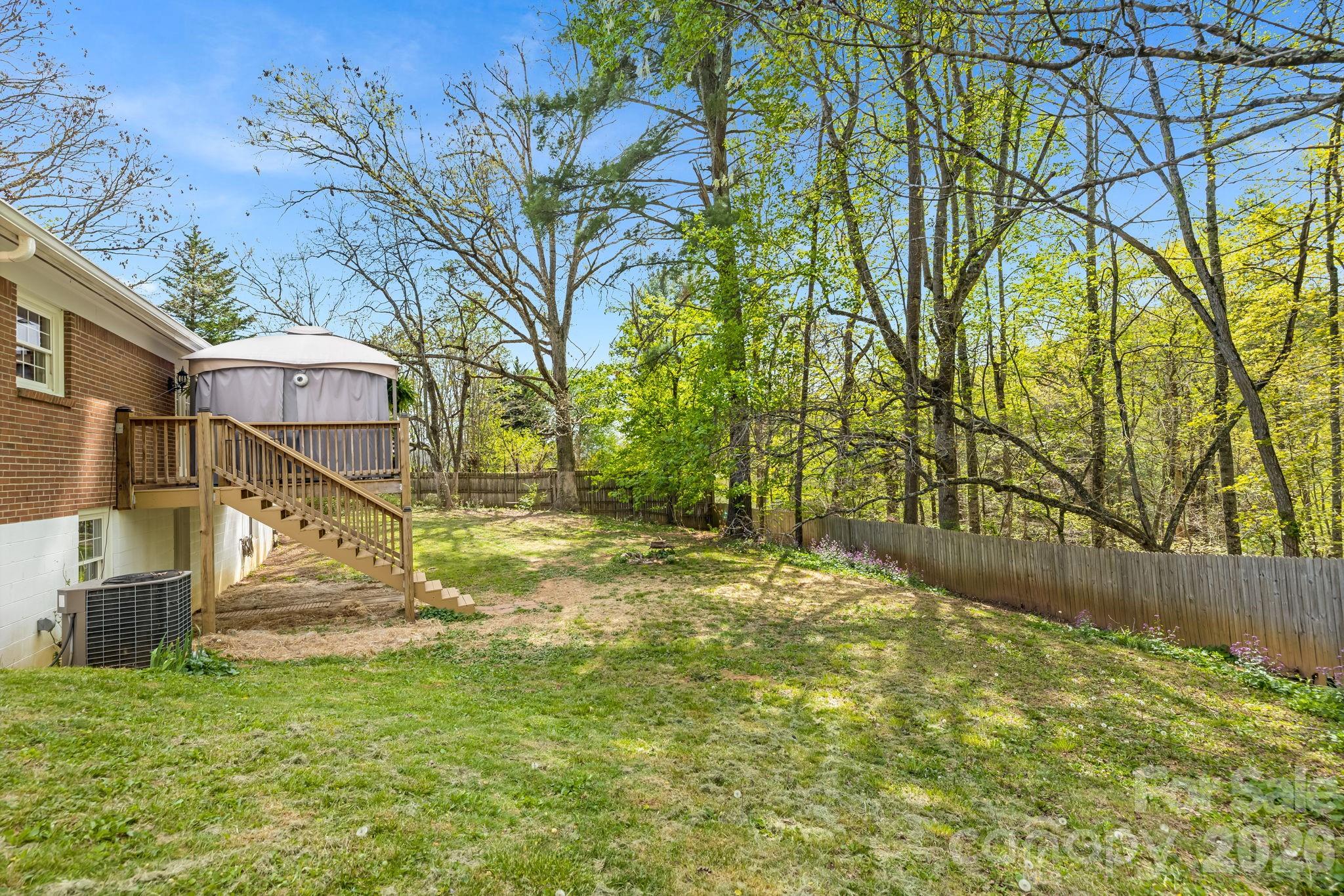 37 Duck Drive — Mars Hill