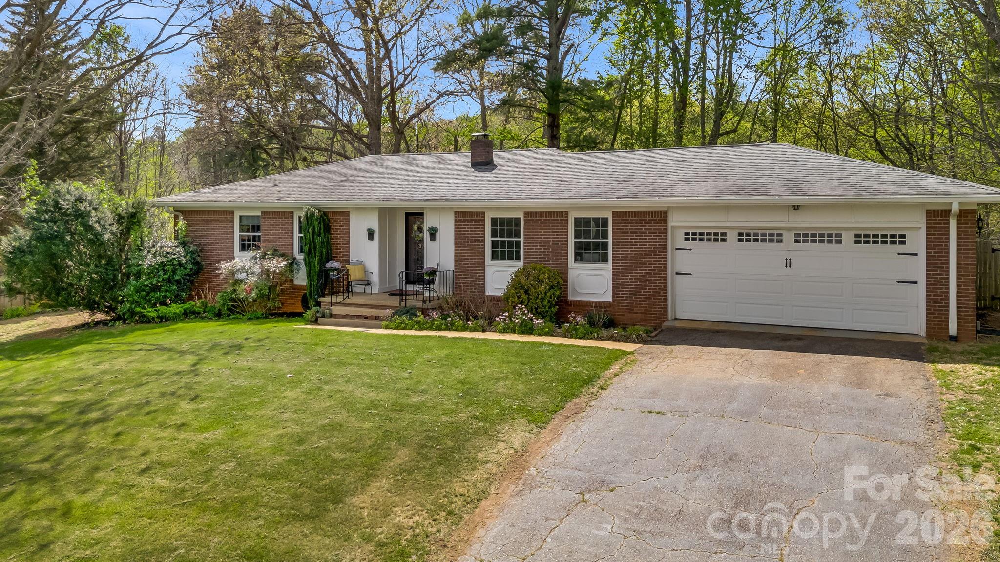 37 Duck Drive — Mars Hill