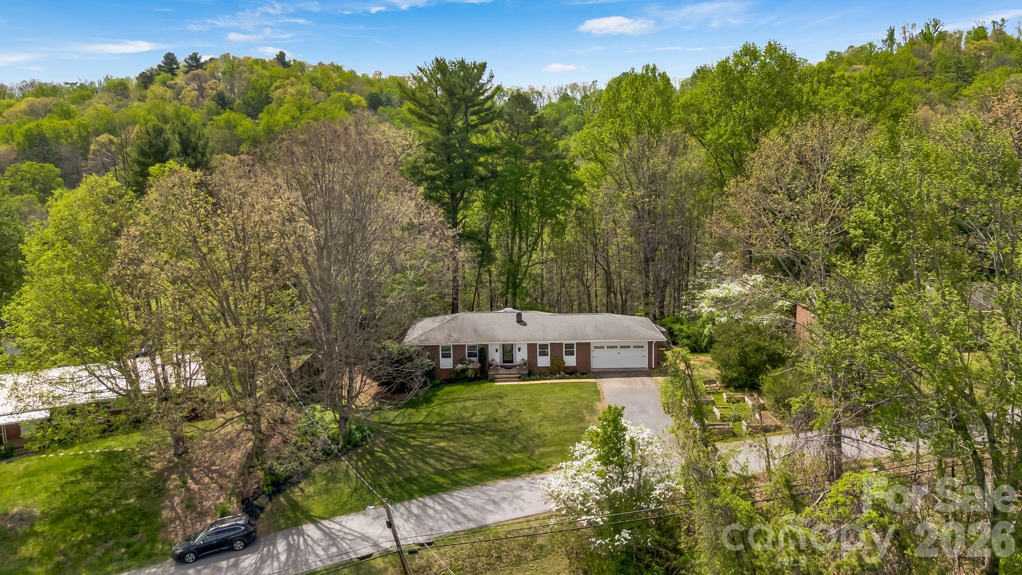 37 Duck Drive — Mars Hill