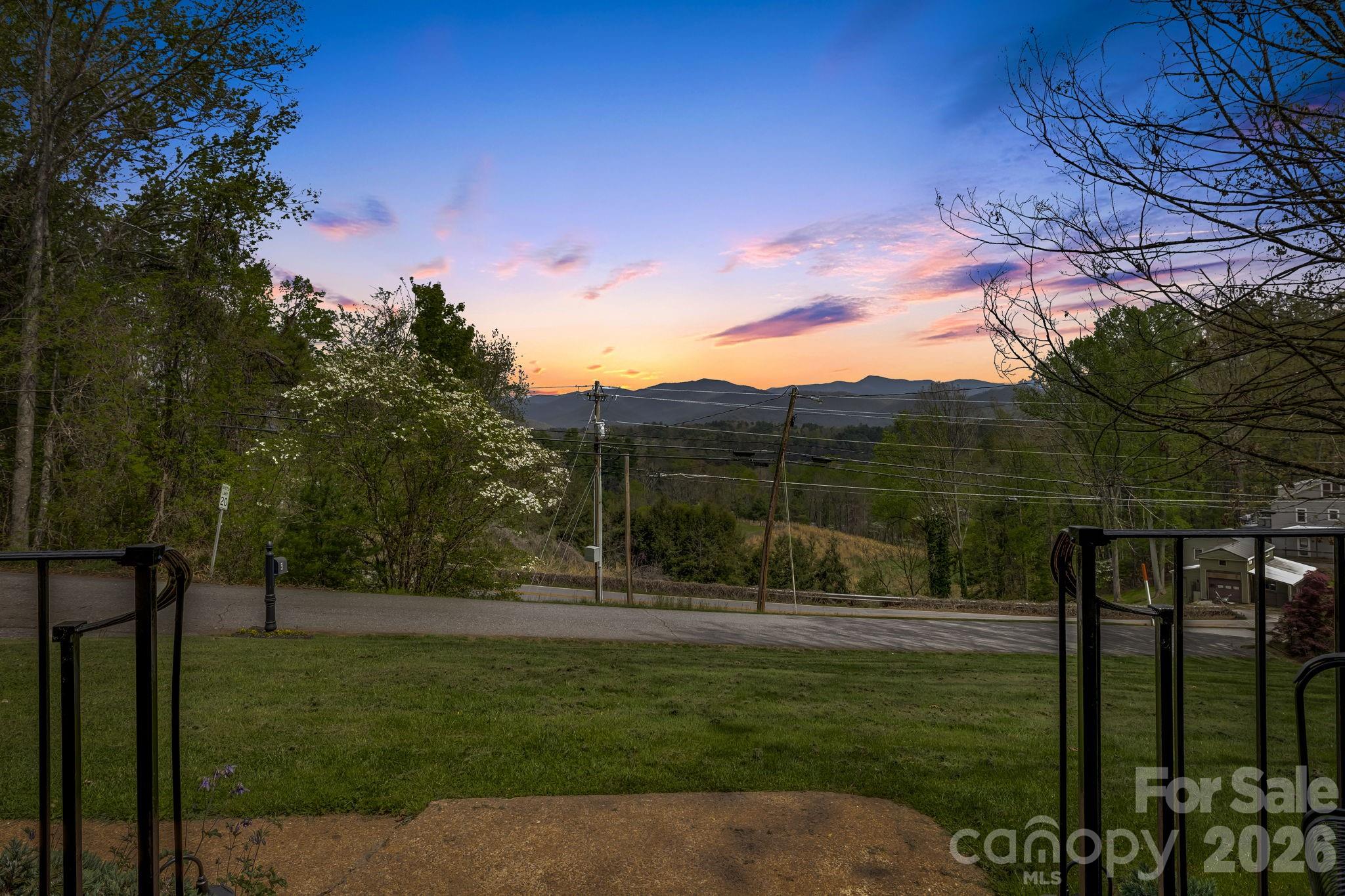 37 Duck Drive — Mars Hill