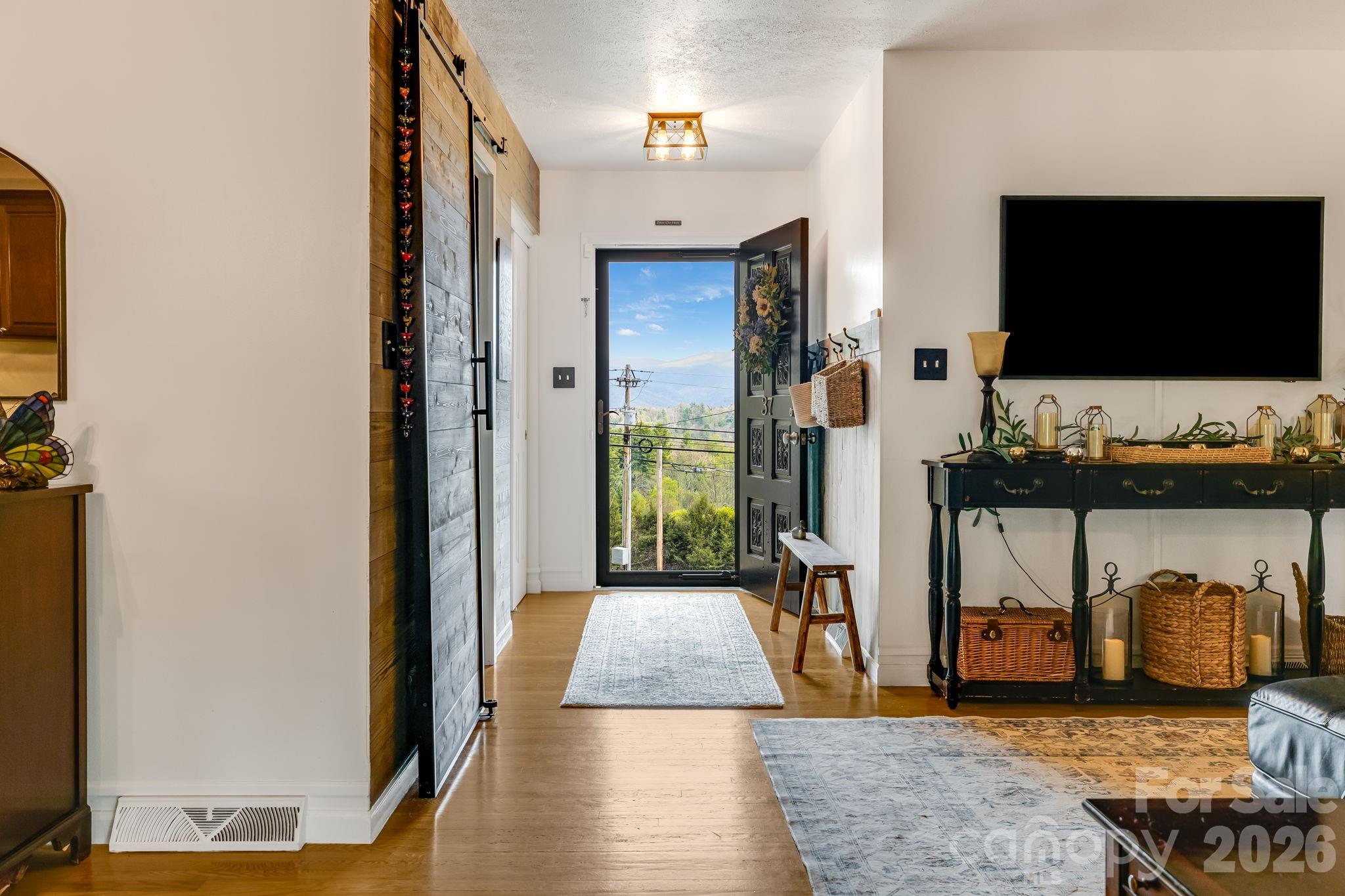 37 Duck Drive — Mars Hill