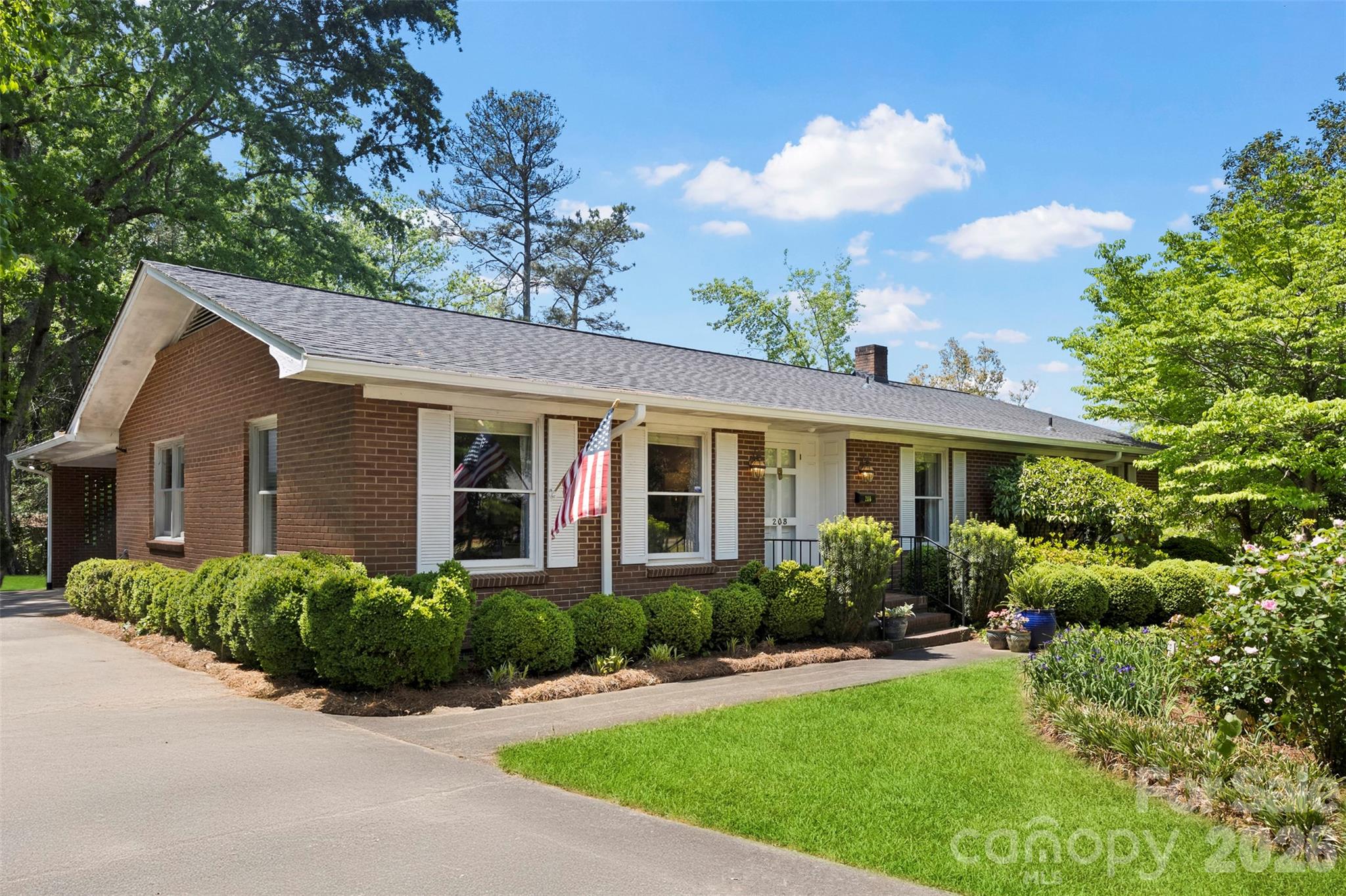 208 S Dixie Street — Cherryville