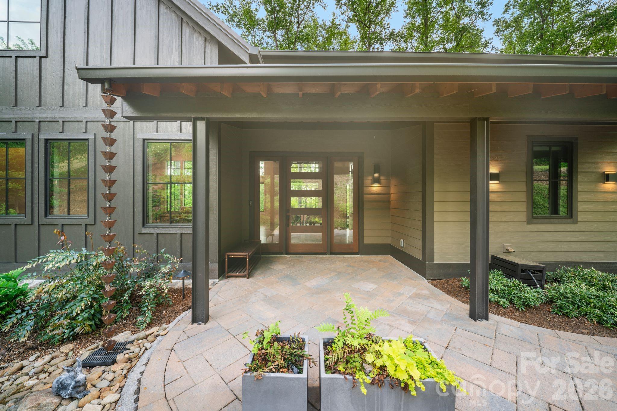 154 Wandering Oaks Way — Asheville