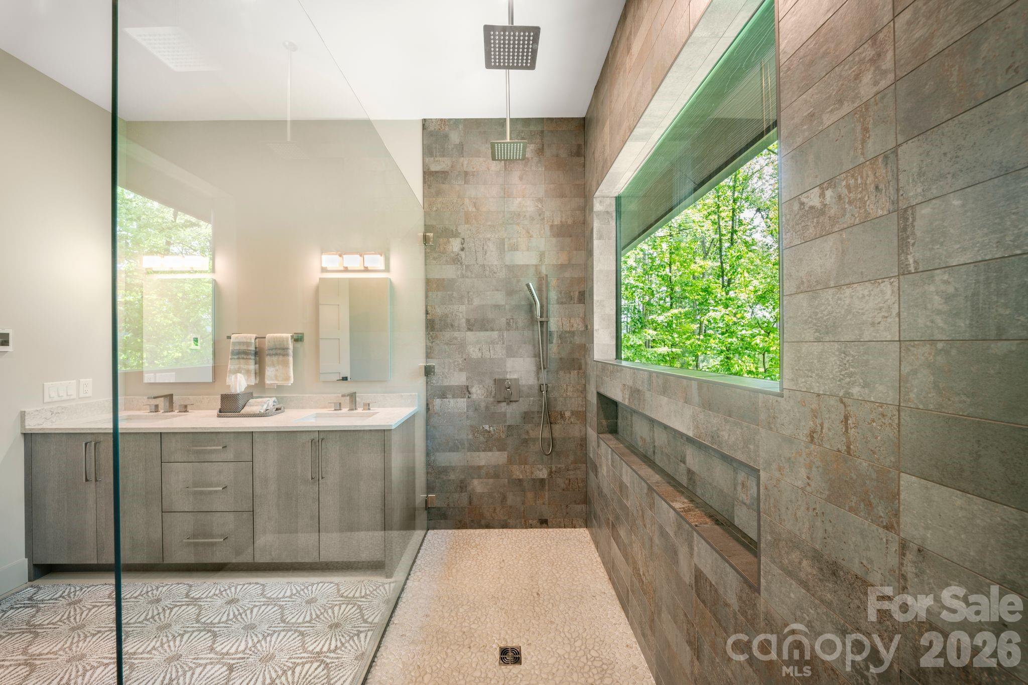 154 Wandering Oaks Way — Asheville
