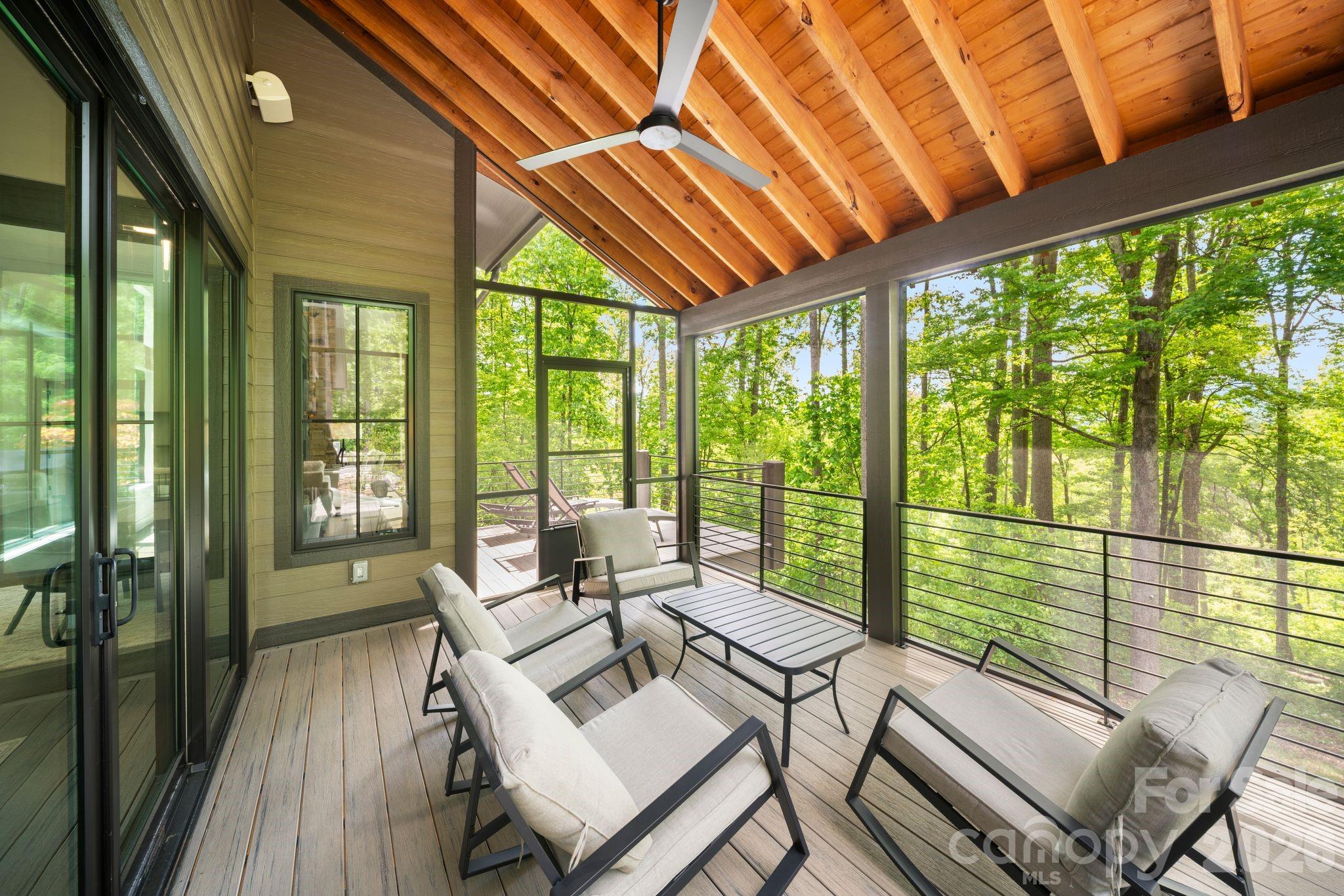 154 Wandering Oaks Way — Asheville