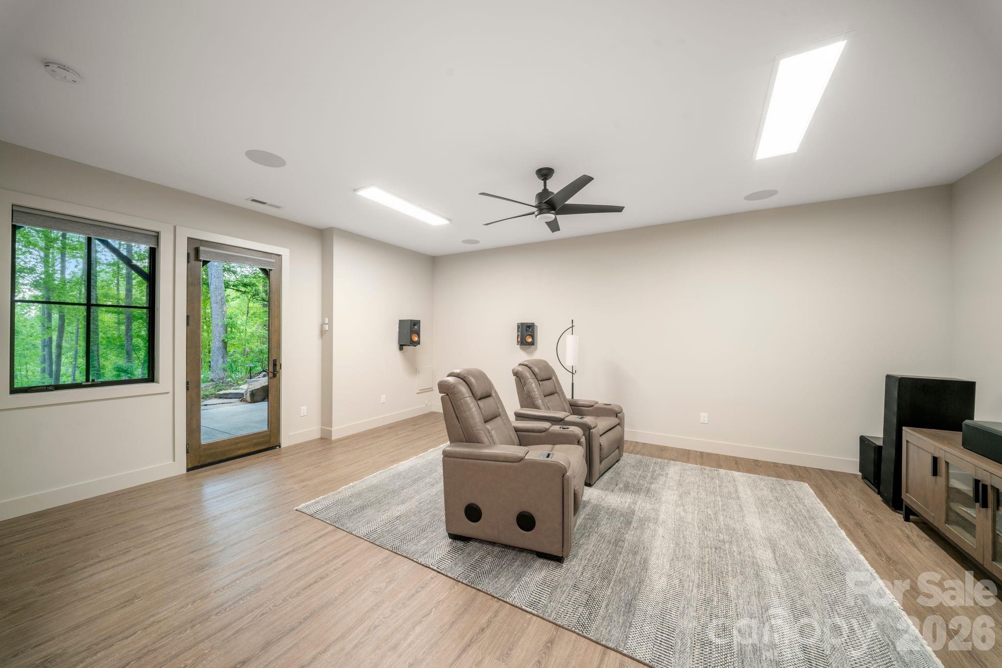 154 Wandering Oaks Way — Asheville