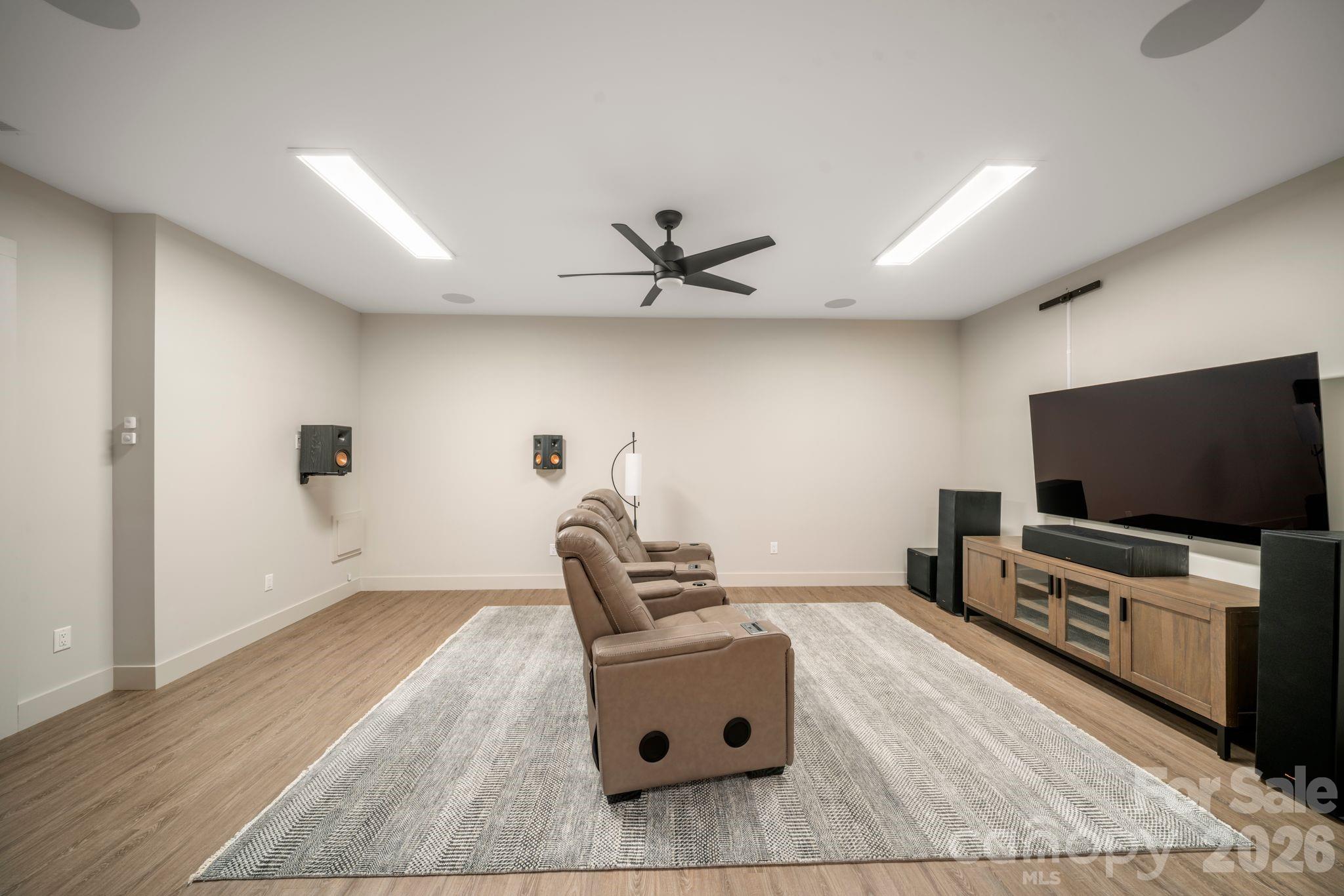 154 Wandering Oaks Way — Asheville