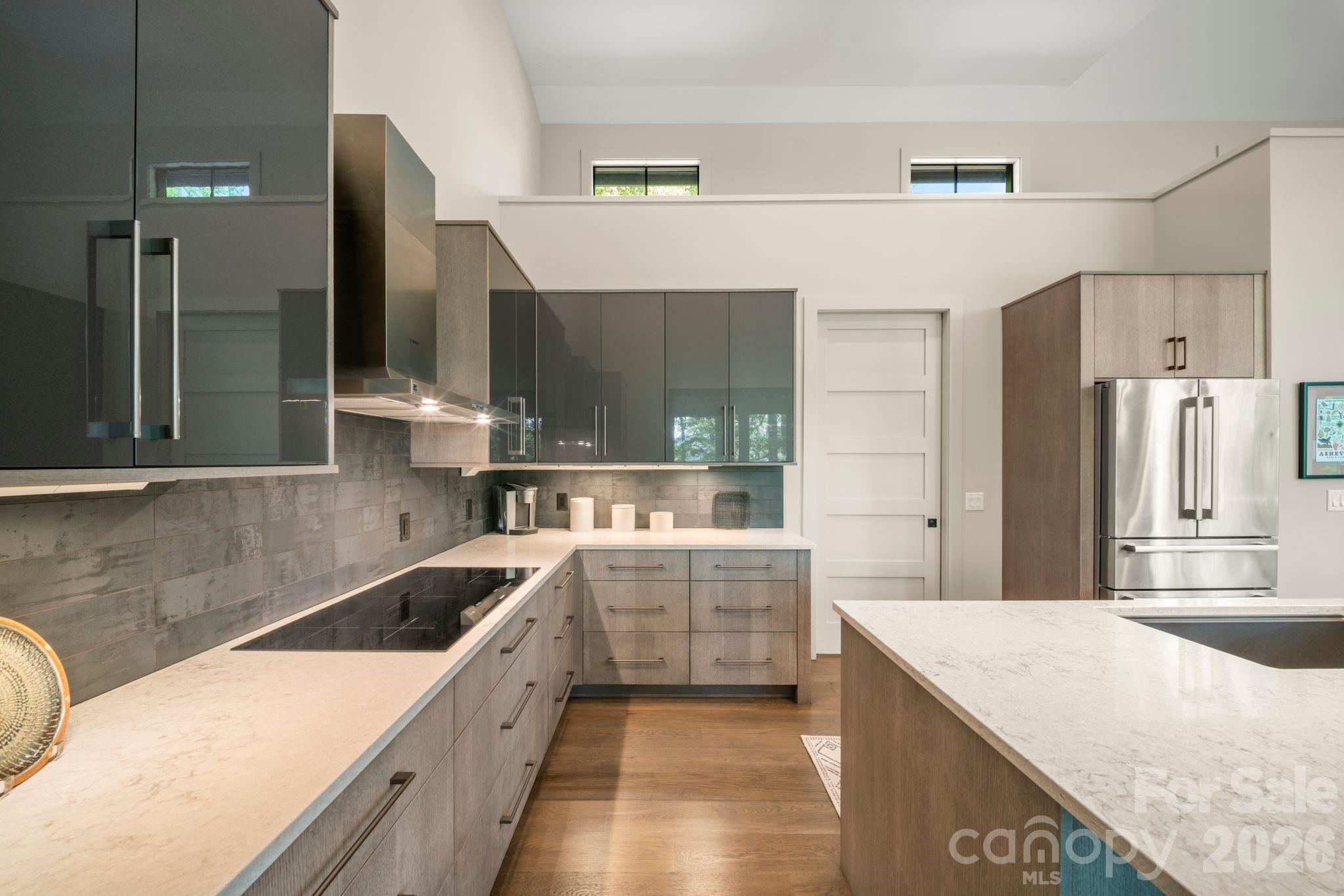154 Wandering Oaks Way — Asheville
