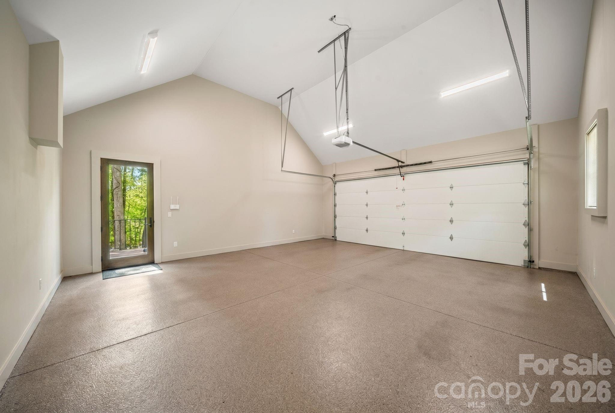 154 Wandering Oaks Way — Asheville