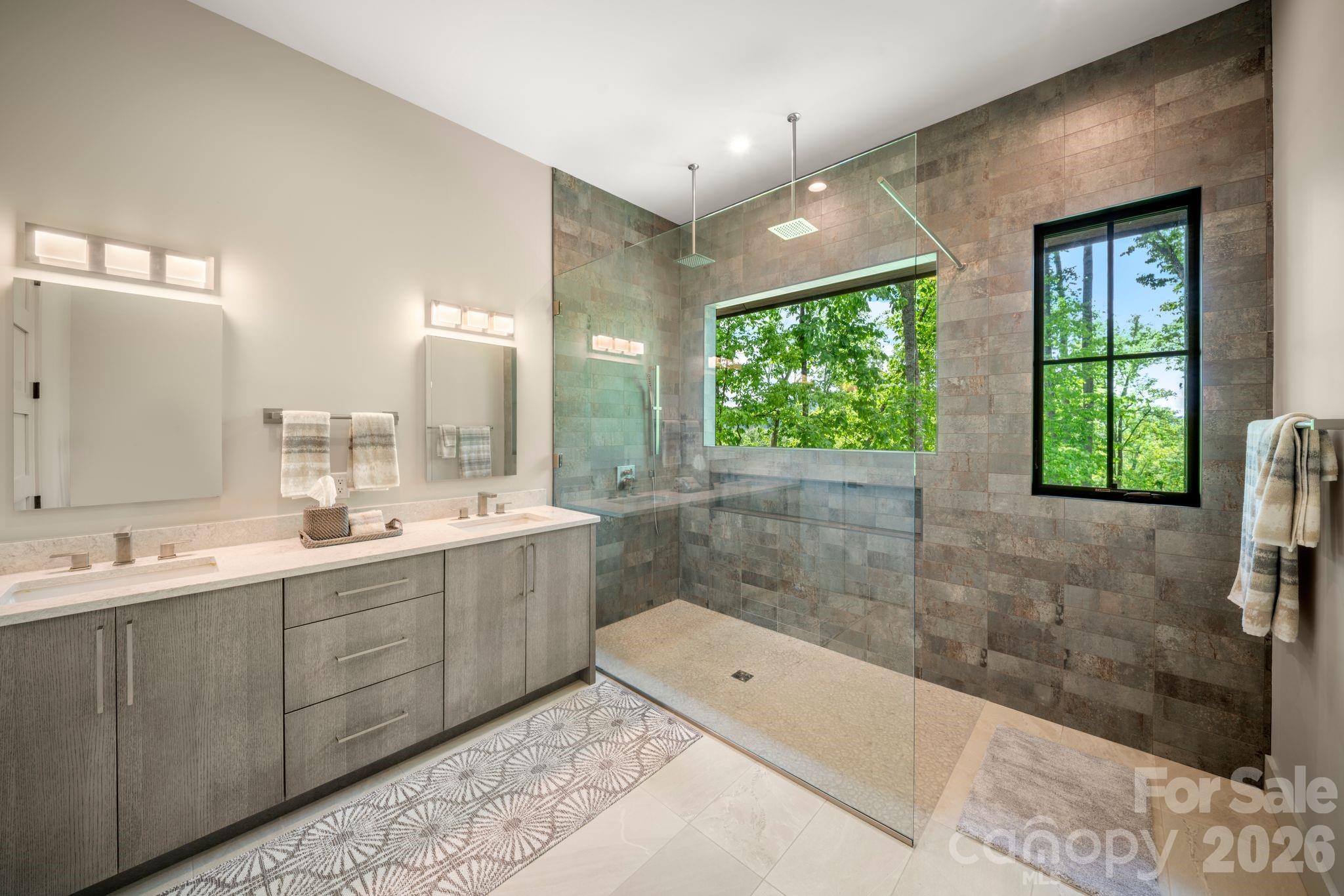 154 Wandering Oaks Way — Asheville