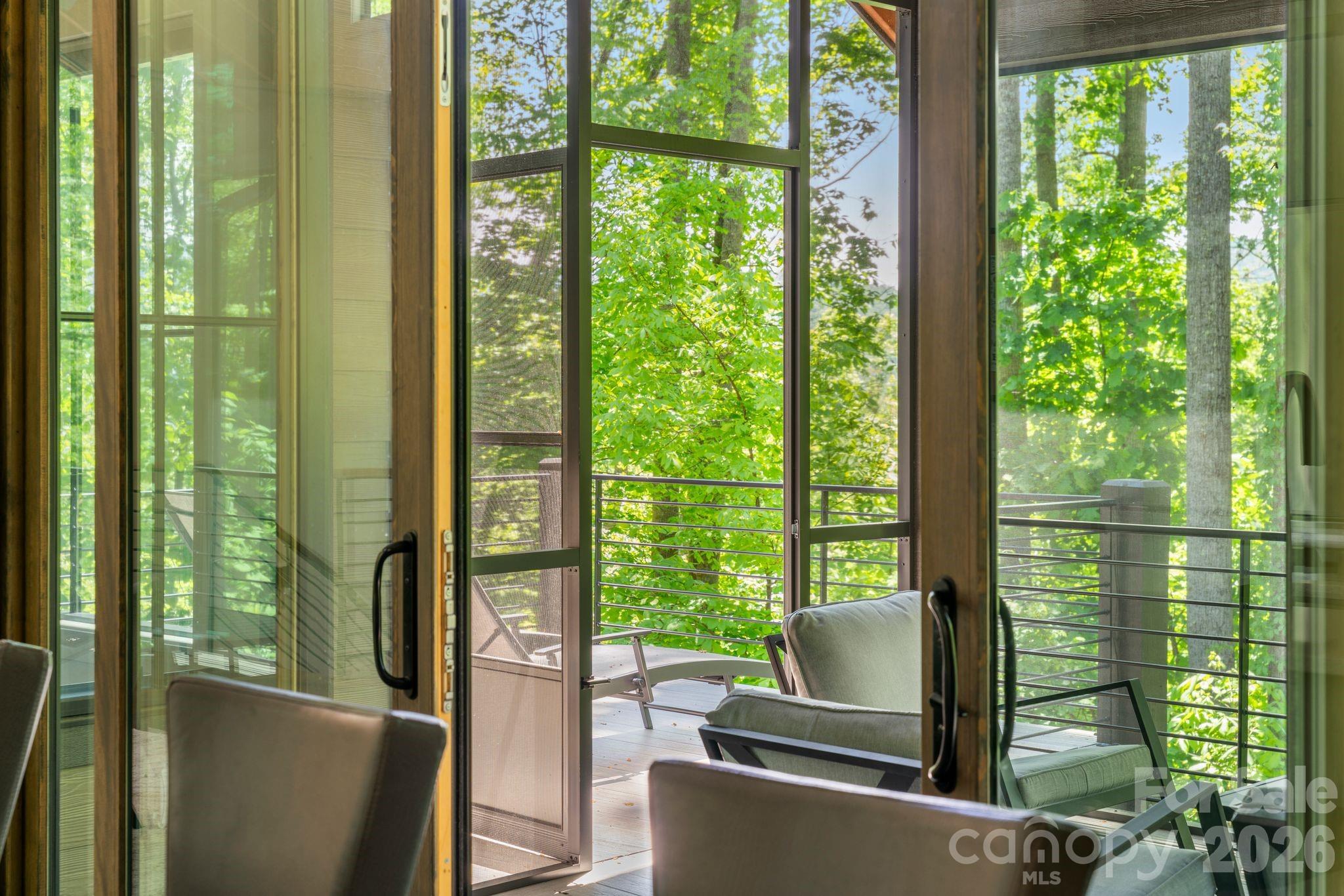 154 Wandering Oaks Way — Asheville