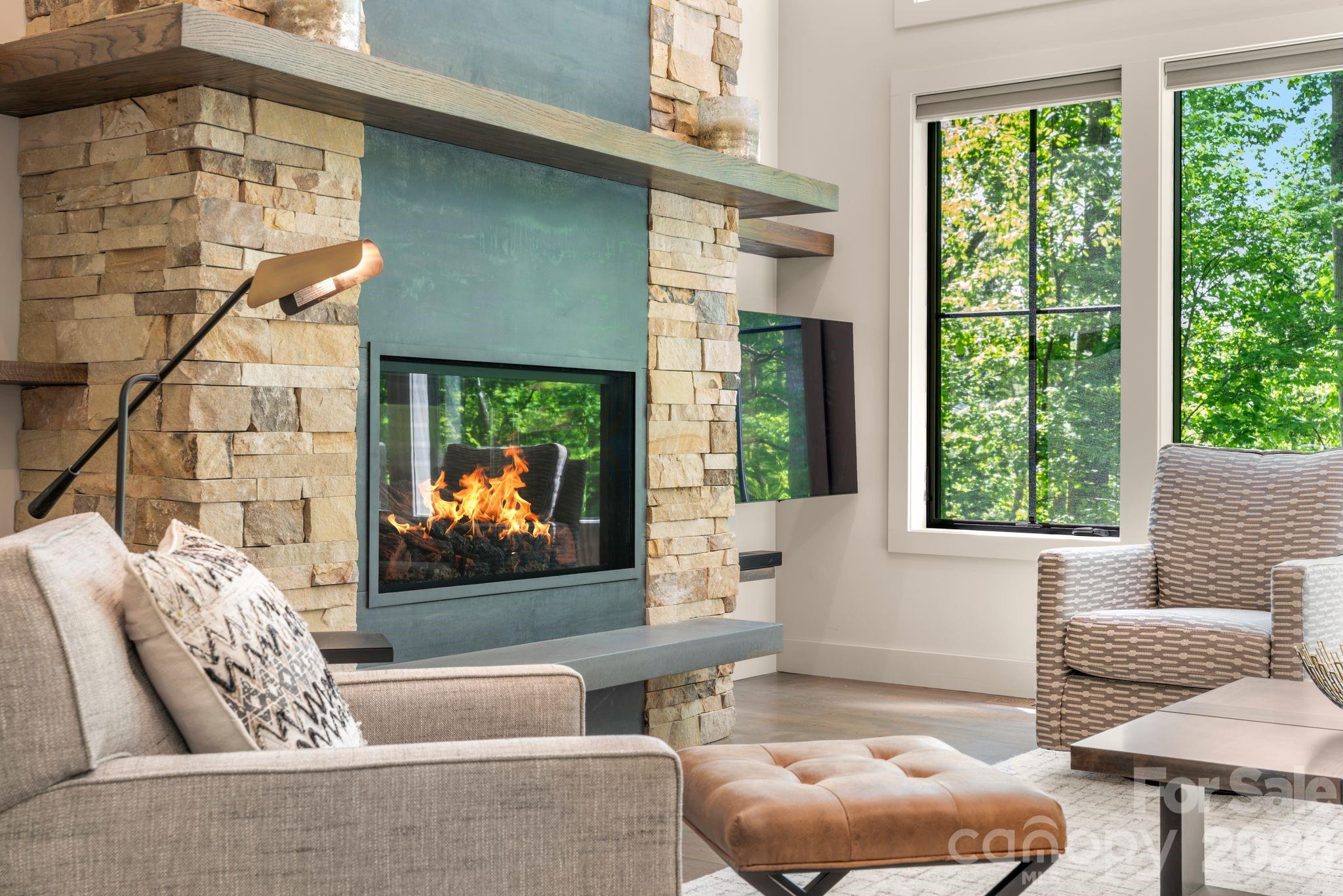 154 Wandering Oaks Way — Asheville