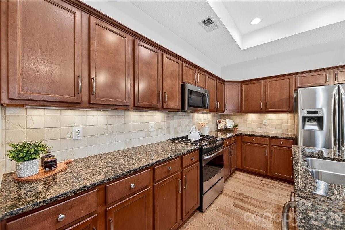 4430 Parkgate Drive — Matthews