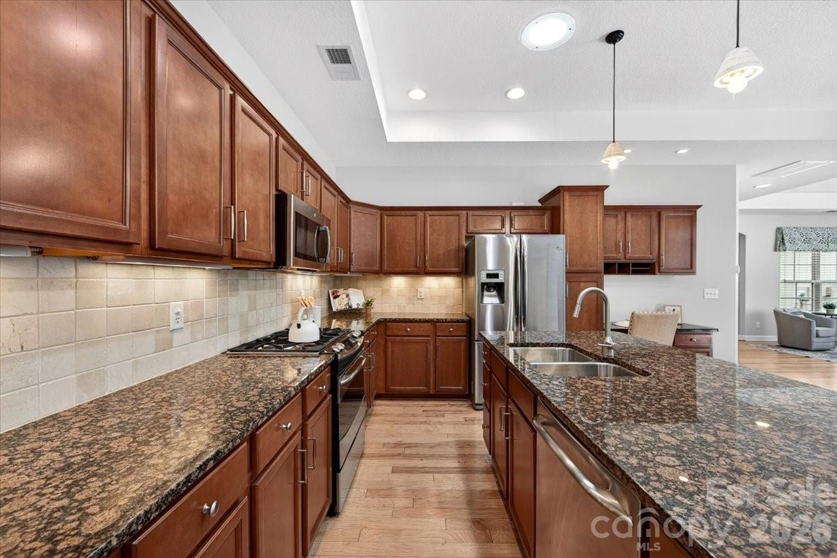 4430 Parkgate Drive — Matthews