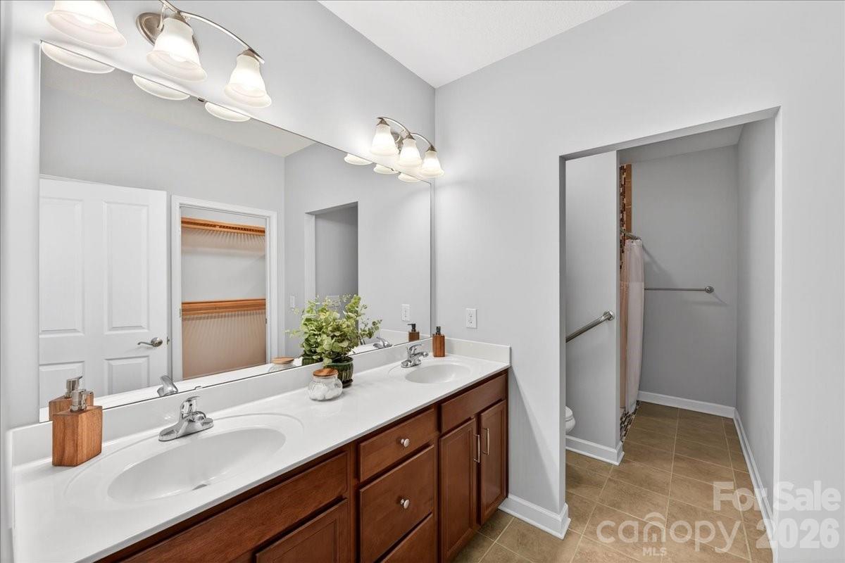 4430 Parkgate Drive — Matthews