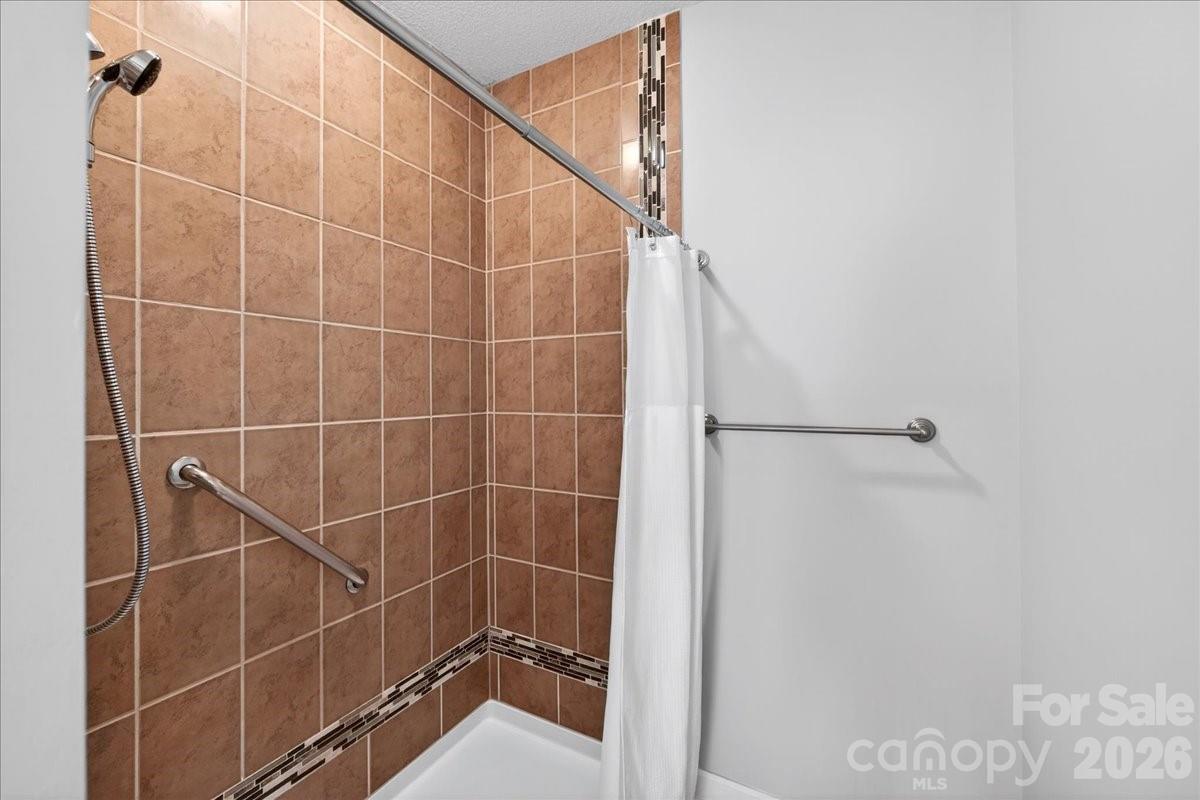 4430 Parkgate Drive — Matthews