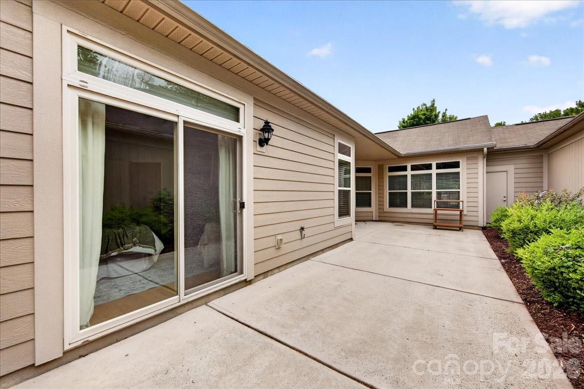 4430 Parkgate Drive — Matthews