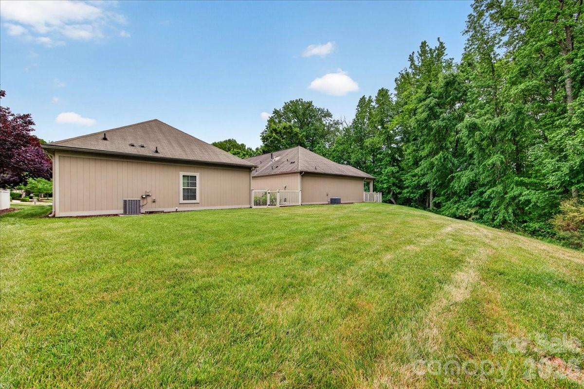 4430 Parkgate Drive — Matthews
