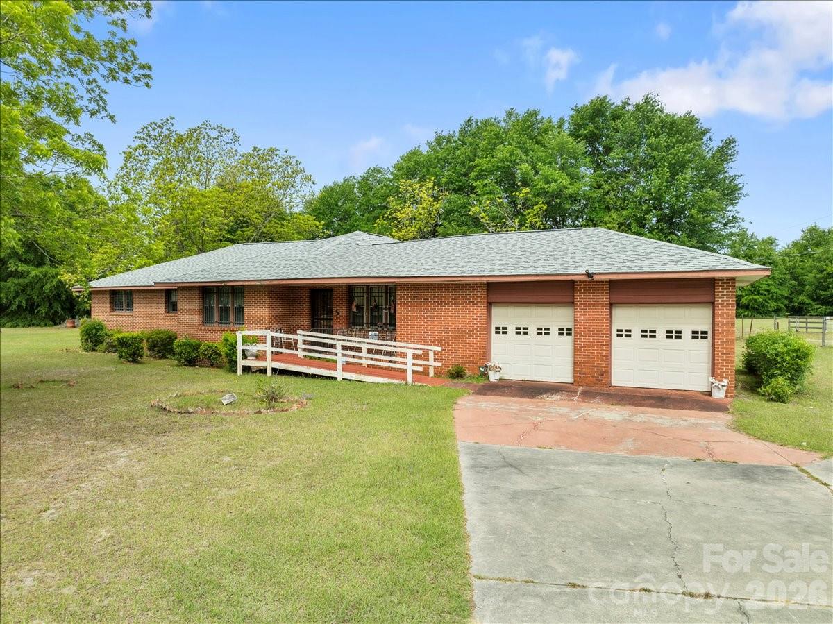 1444 Society Hill Road — Darlington