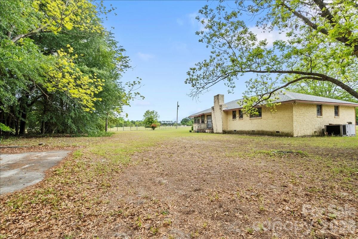 1444 Society Hill Road — Darlington