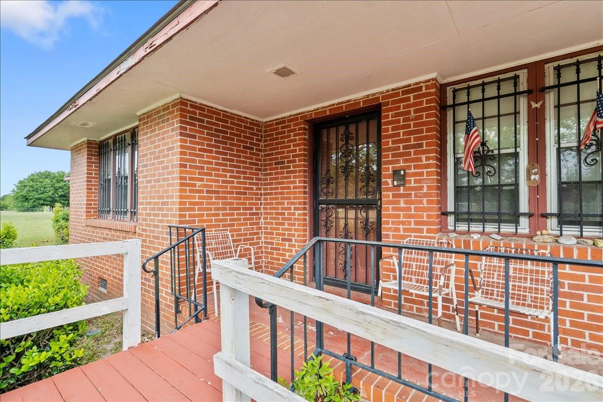 1444 Society Hill Road — Darlington