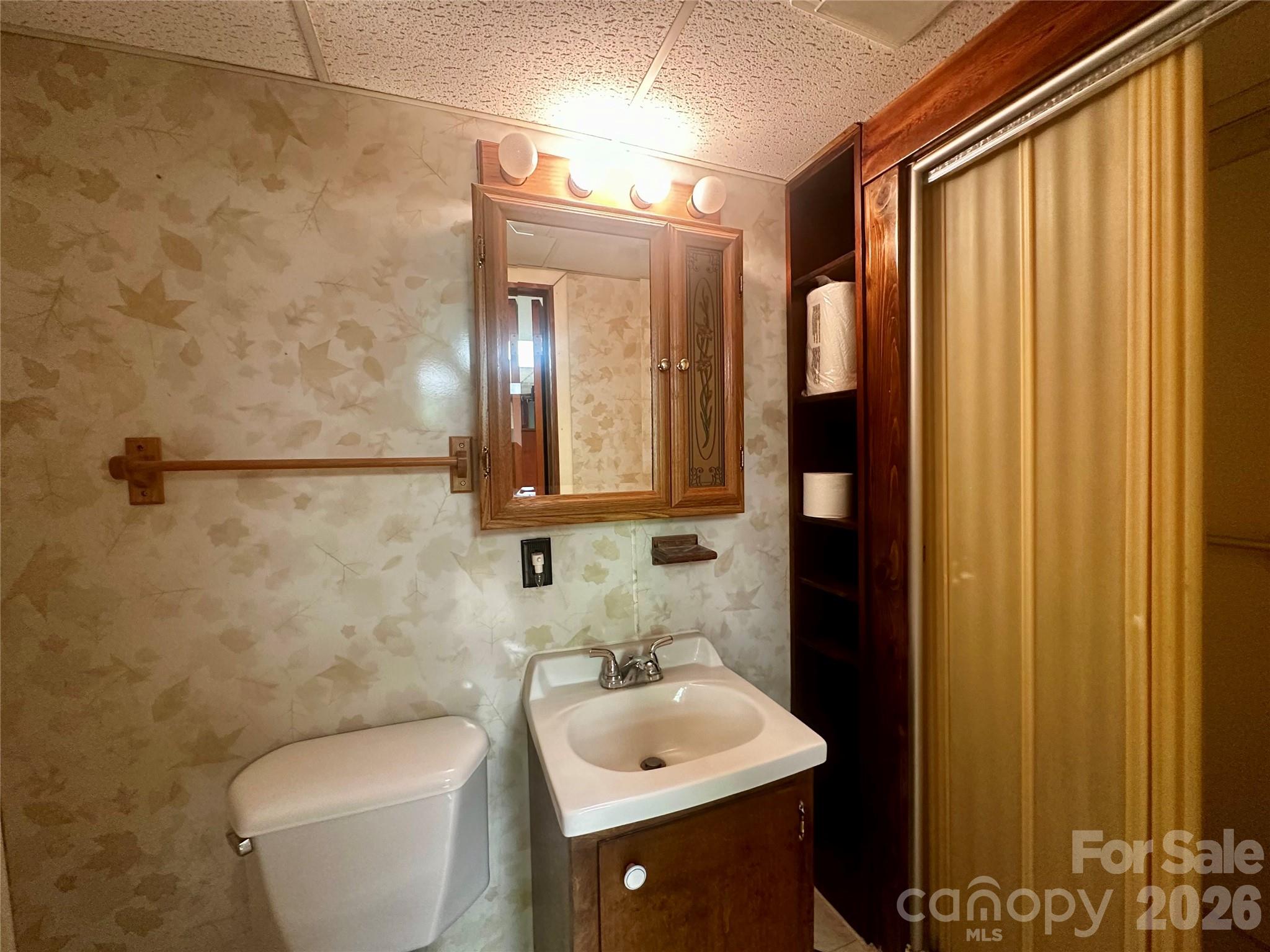 263 Spring Shore Road — Statesville