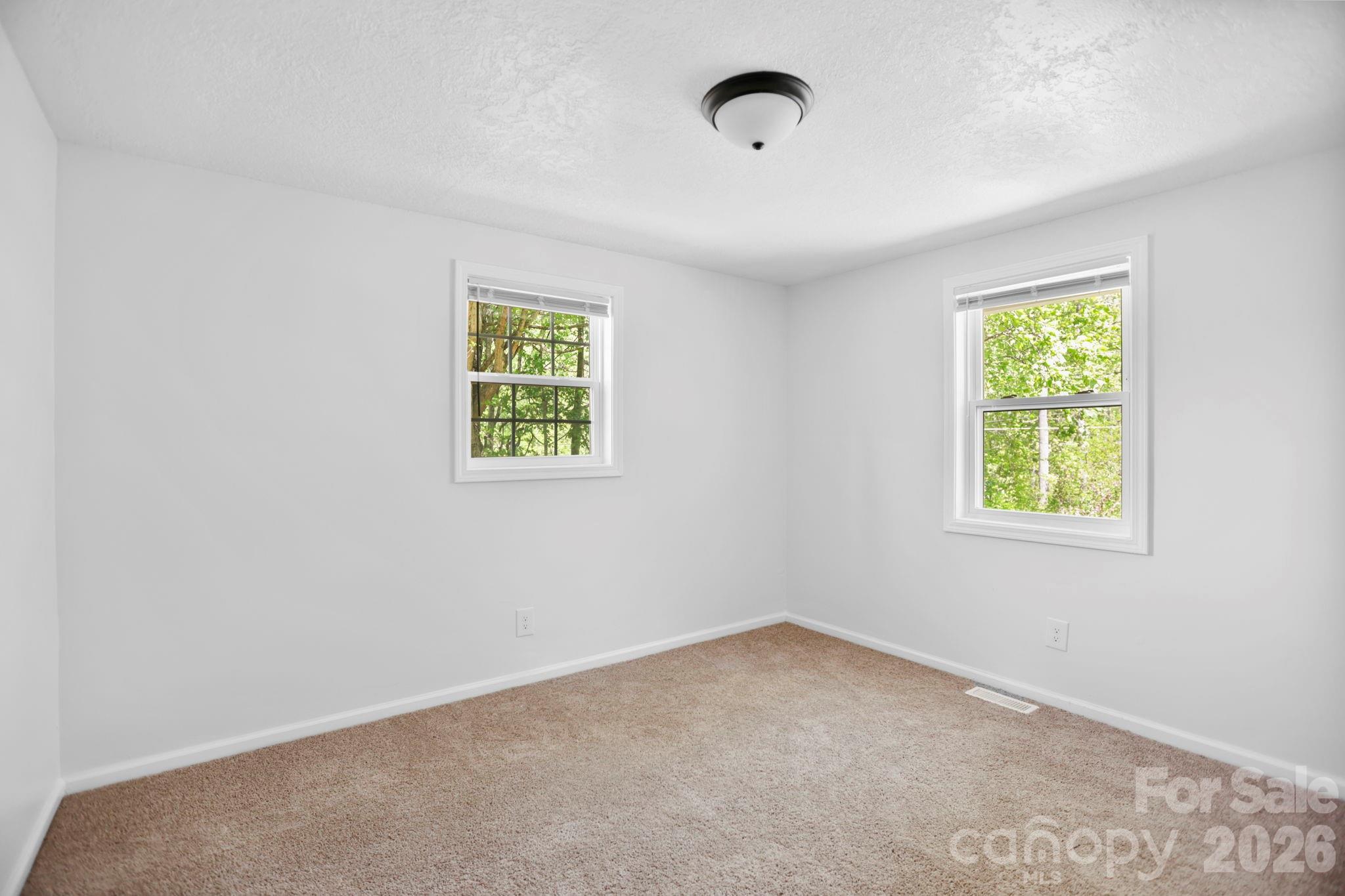 1007 N Fork Road — Barnardsville
