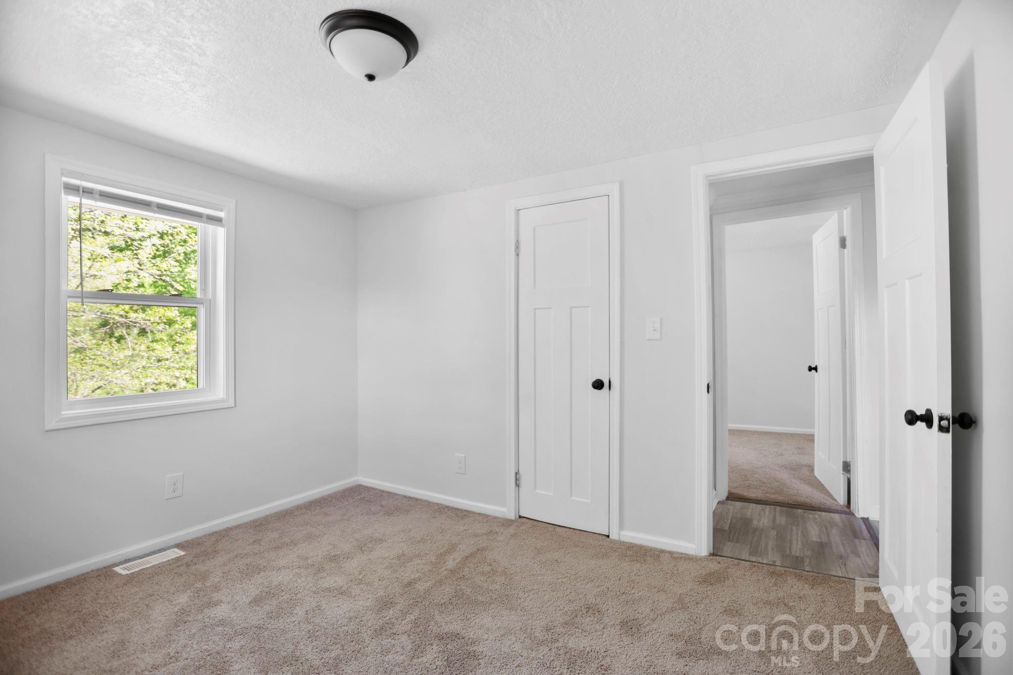 1007 N Fork Road — Barnardsville