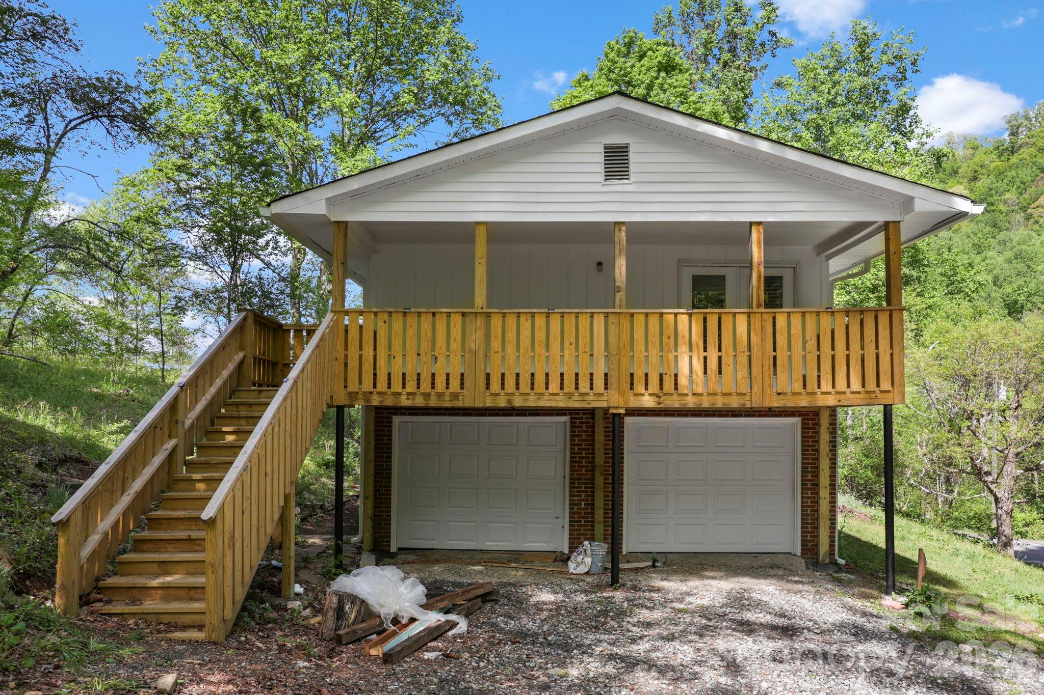 1007 N Fork Road — Barnardsville