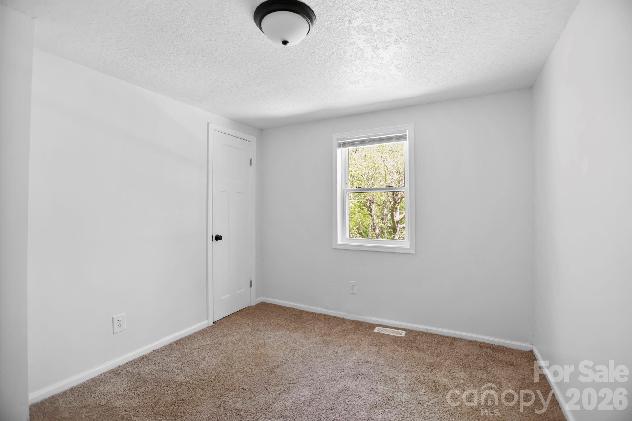 1007 N Fork Road — Barnardsville