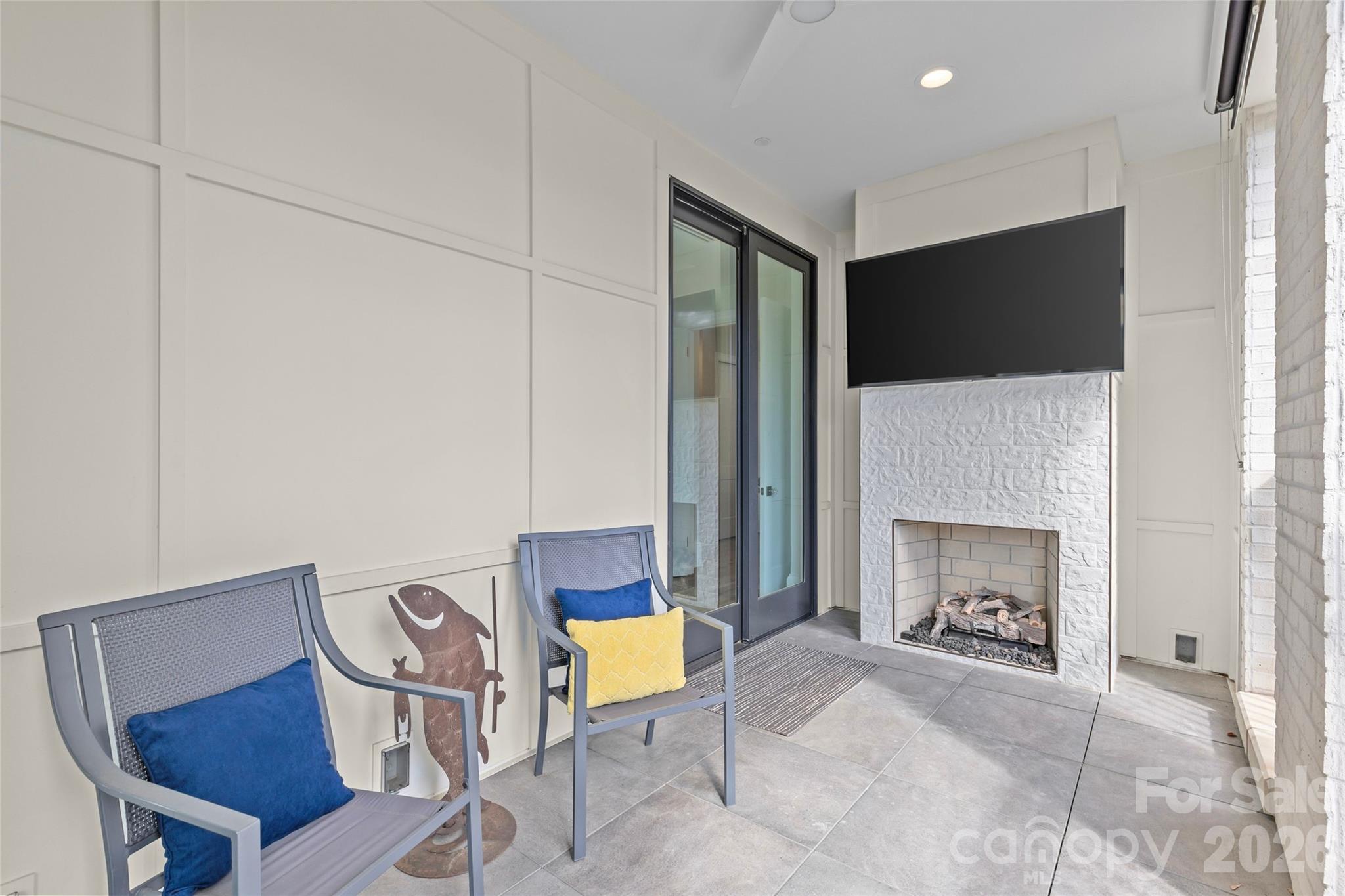 1500 Queens Road #104 — Charlotte